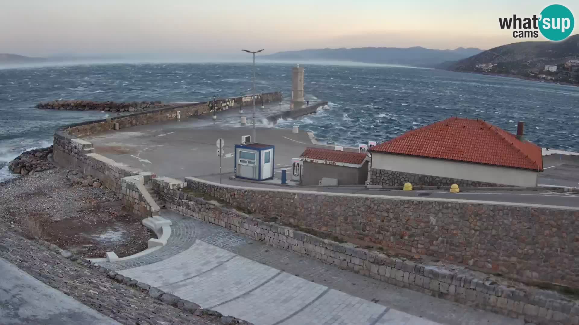 Senj Harbour Webcam – Breakwater & Lighthouse Live View