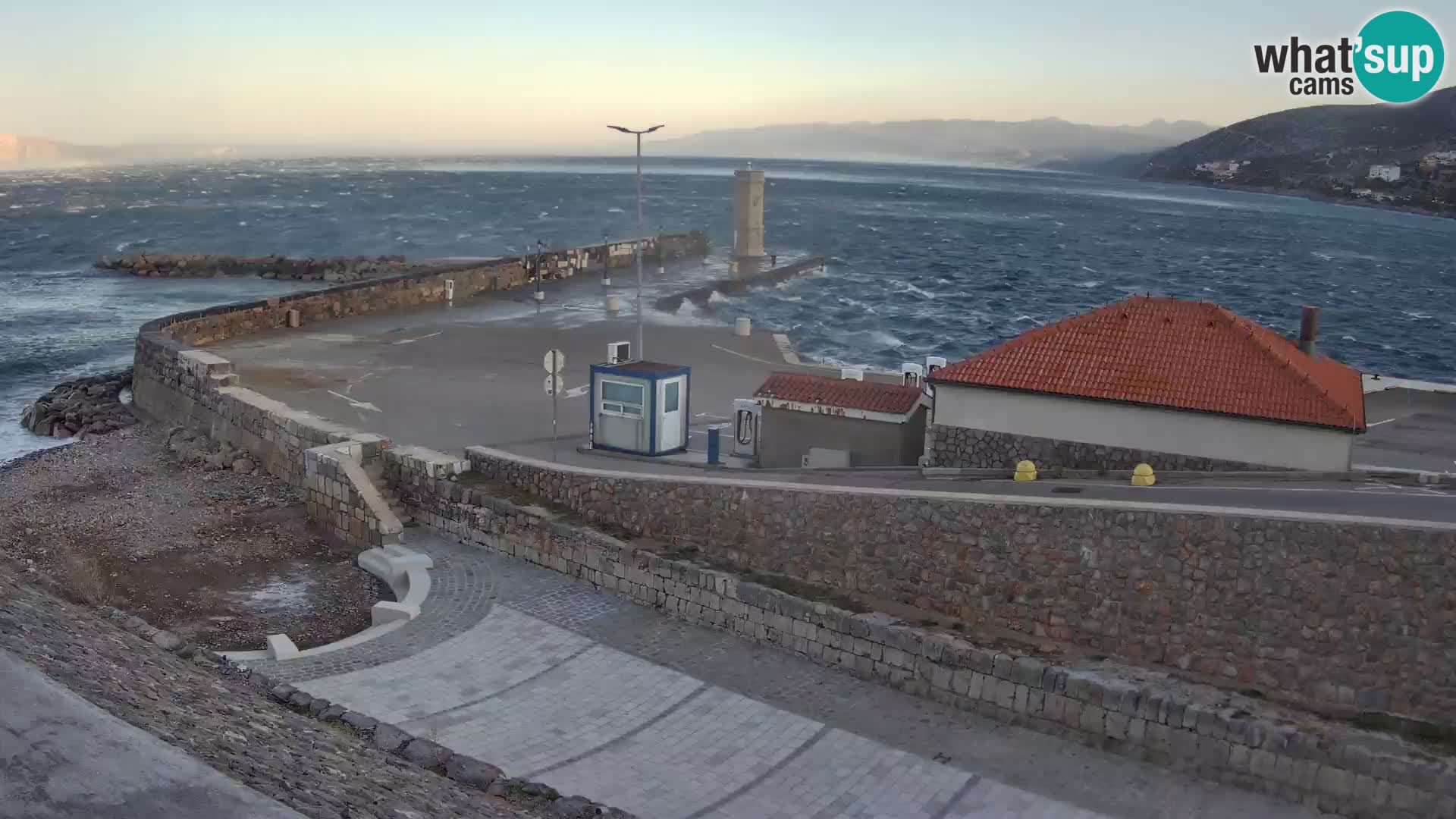 Webcam Porto di Segna – Frangiflutti e Faro in diretta