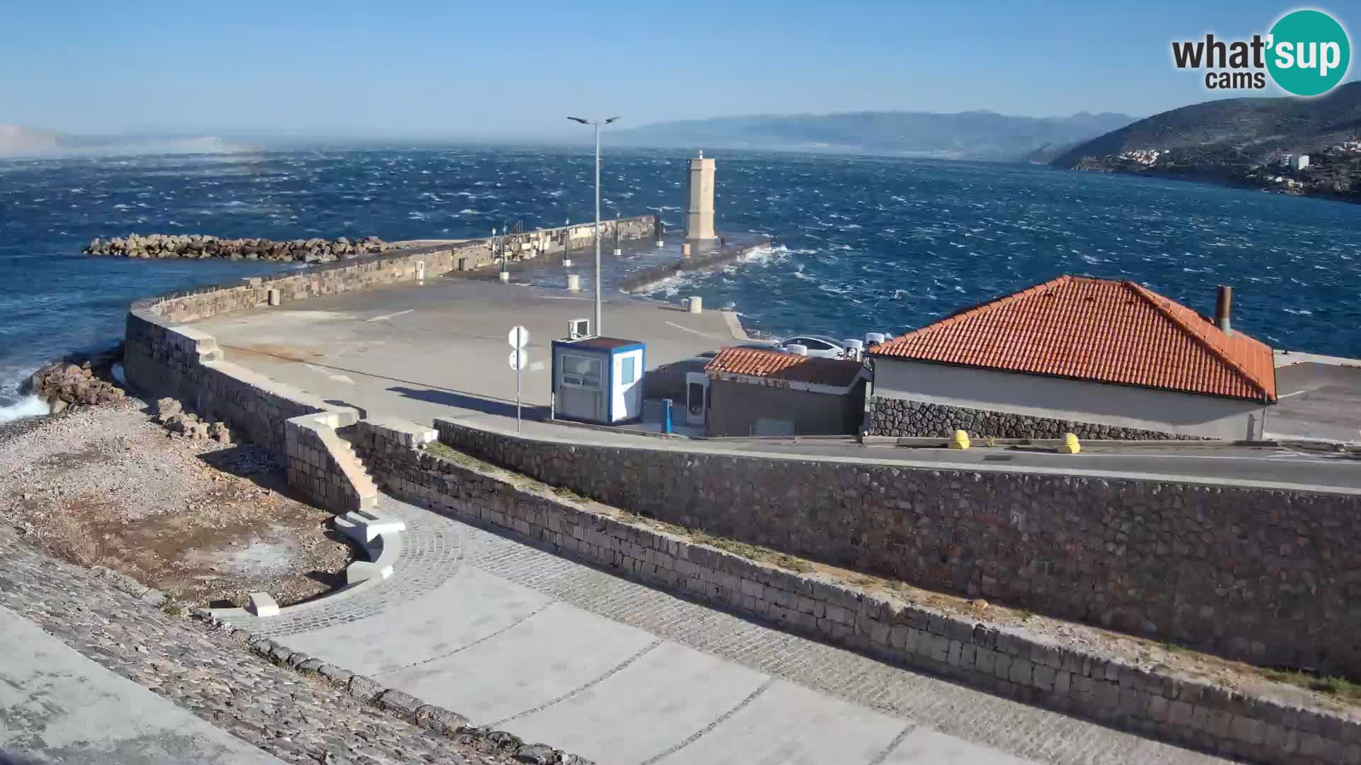 Webcam puerto de Senj – Rompeolas y faro en directo