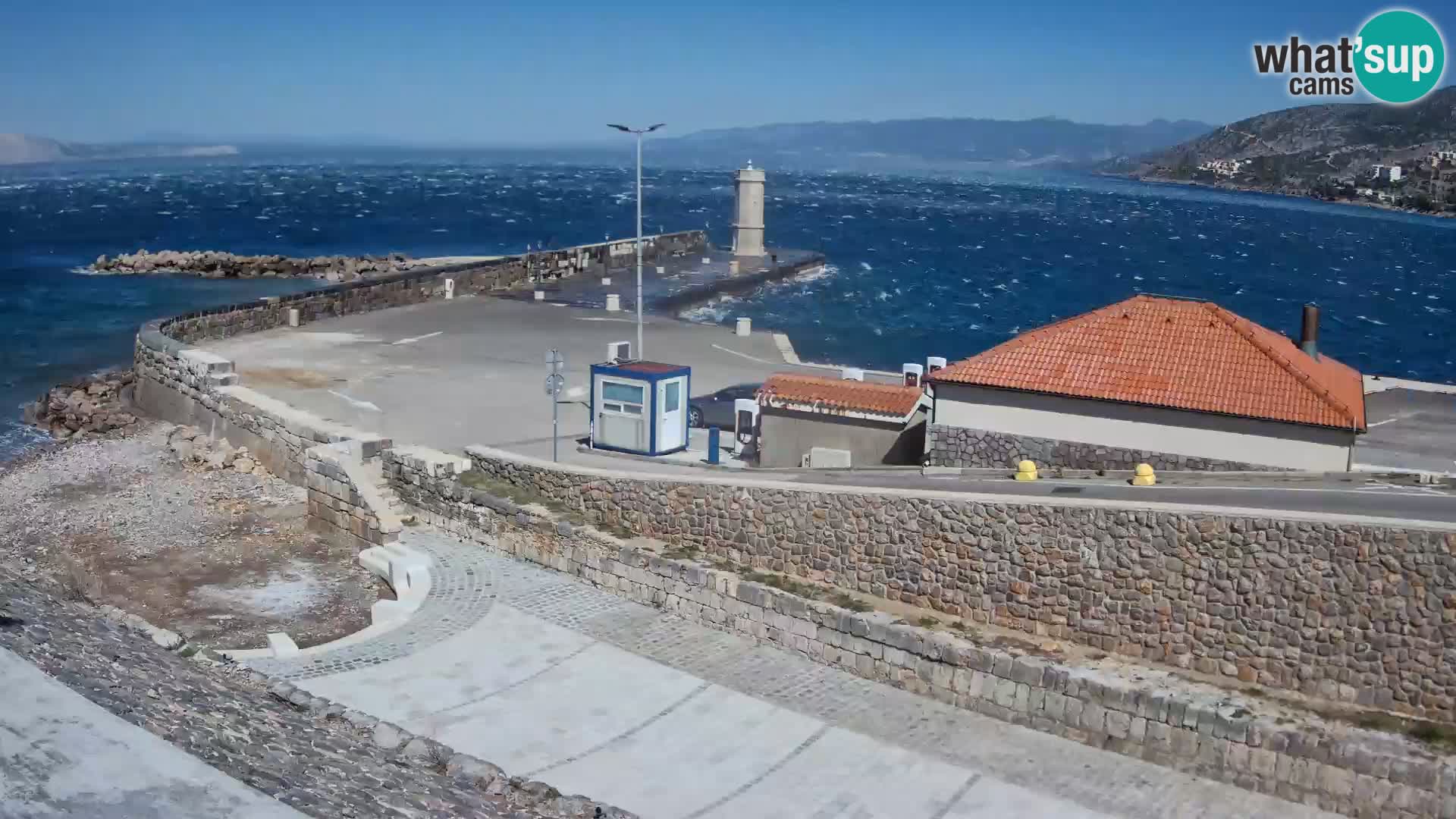 Senj Hafen Webcam – Wellenbrecher & Leuchtturm Liveblick