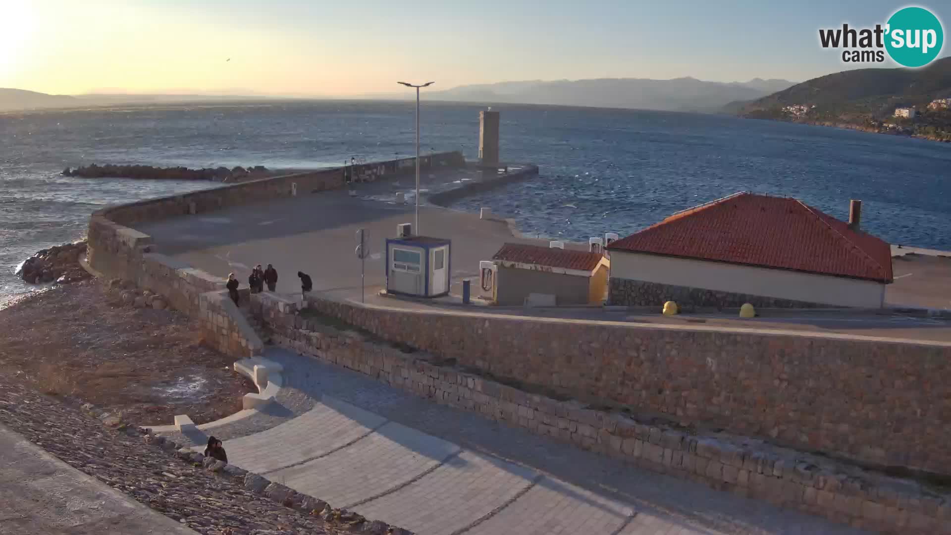 Webcam puerto de Senj – Rompeolas y faro en directo