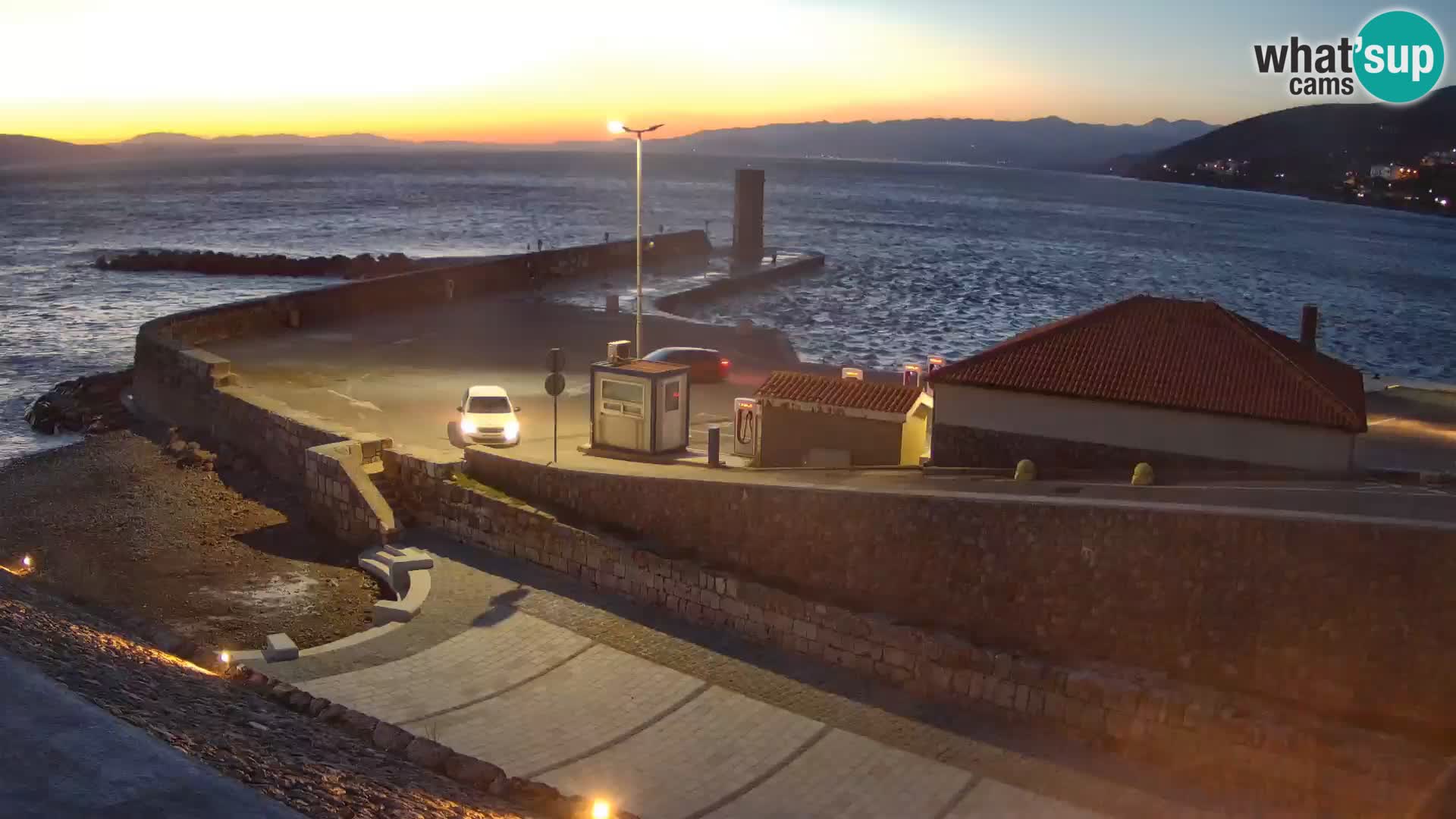Webcam port de Senj – Vue sur la jetée et le phare
