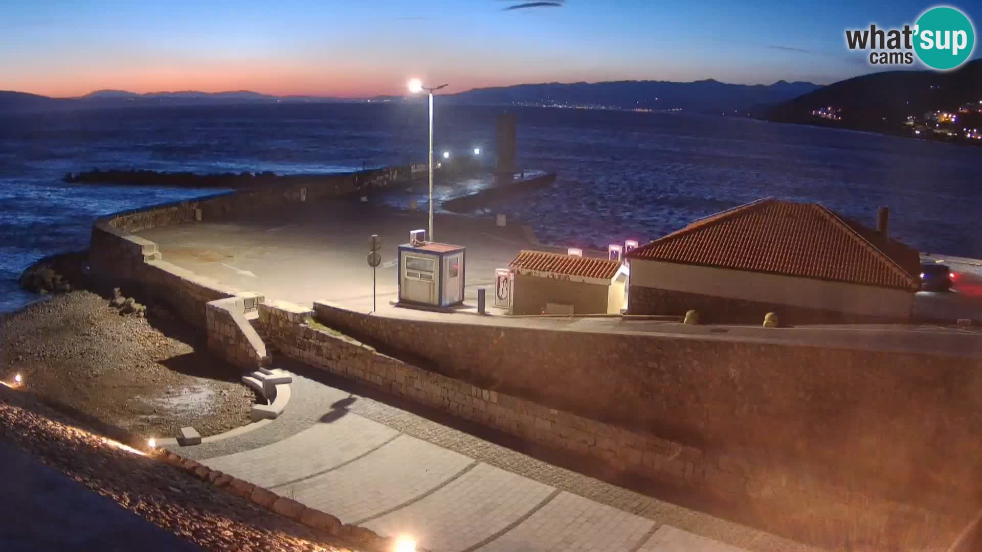 Webcam Porto di Segna – Frangiflutti e Faro in diretta