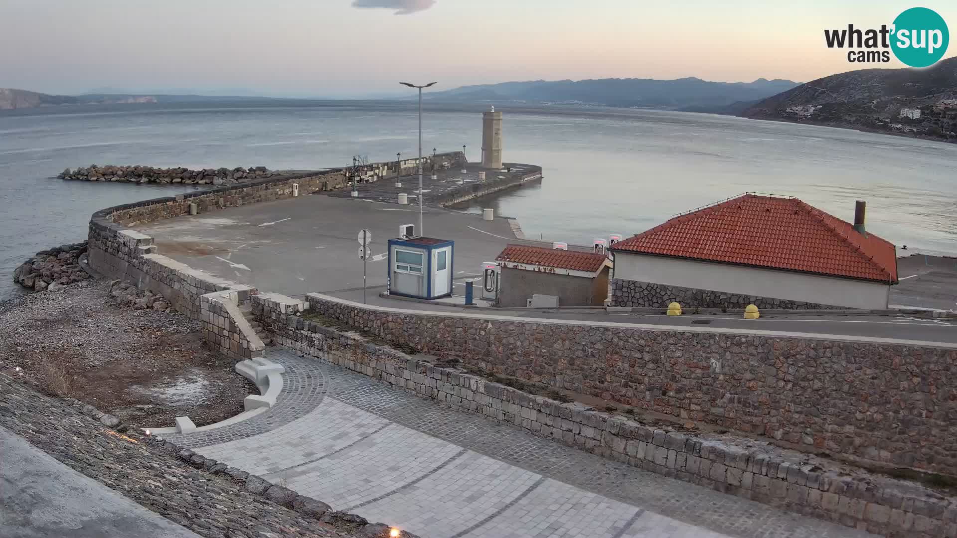 Senj Harbour Webcam – Breakwater & Lighthouse Live View