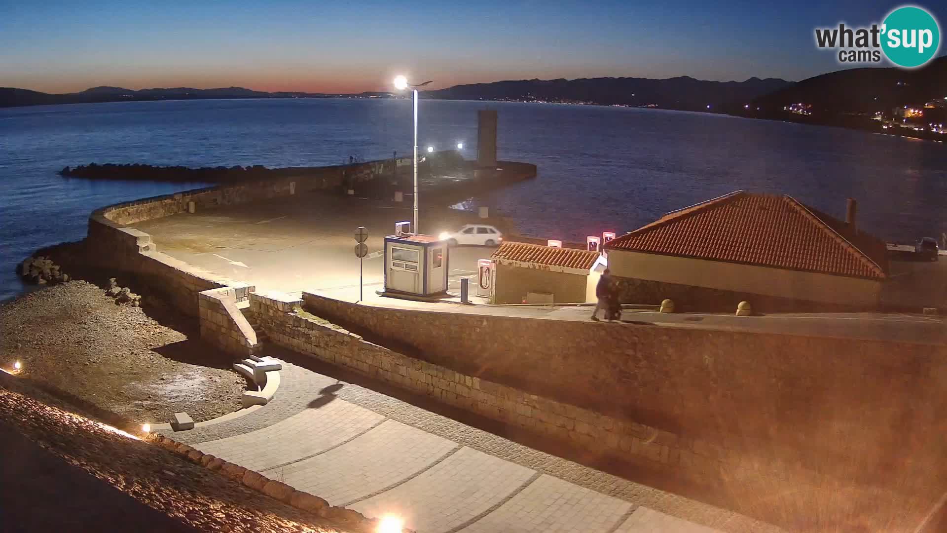 Senj Hafen Webcam – Wellenbrecher & Leuchtturm Liveblick