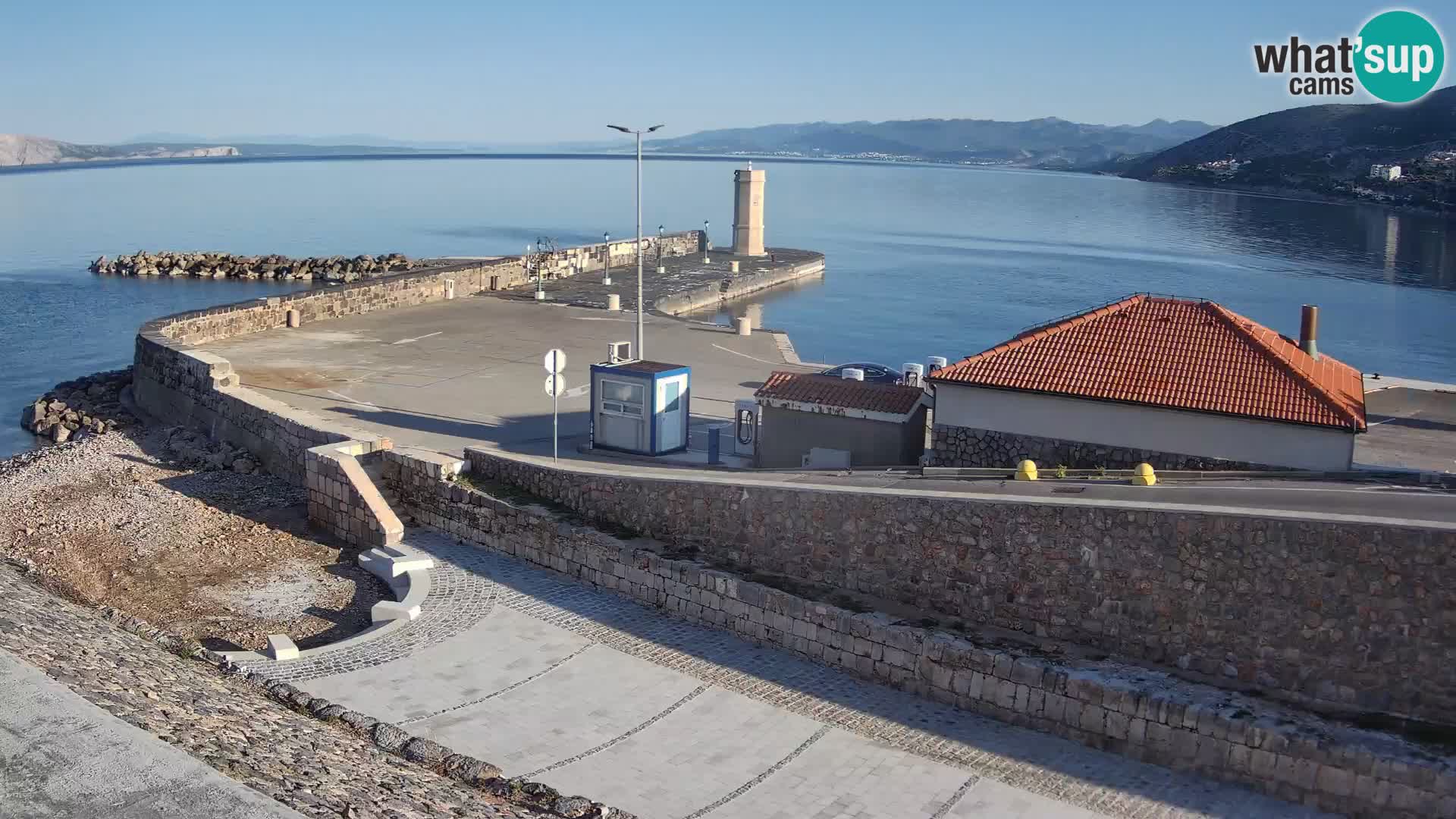 Webcam puerto de Senj – Rompeolas y faro en directo