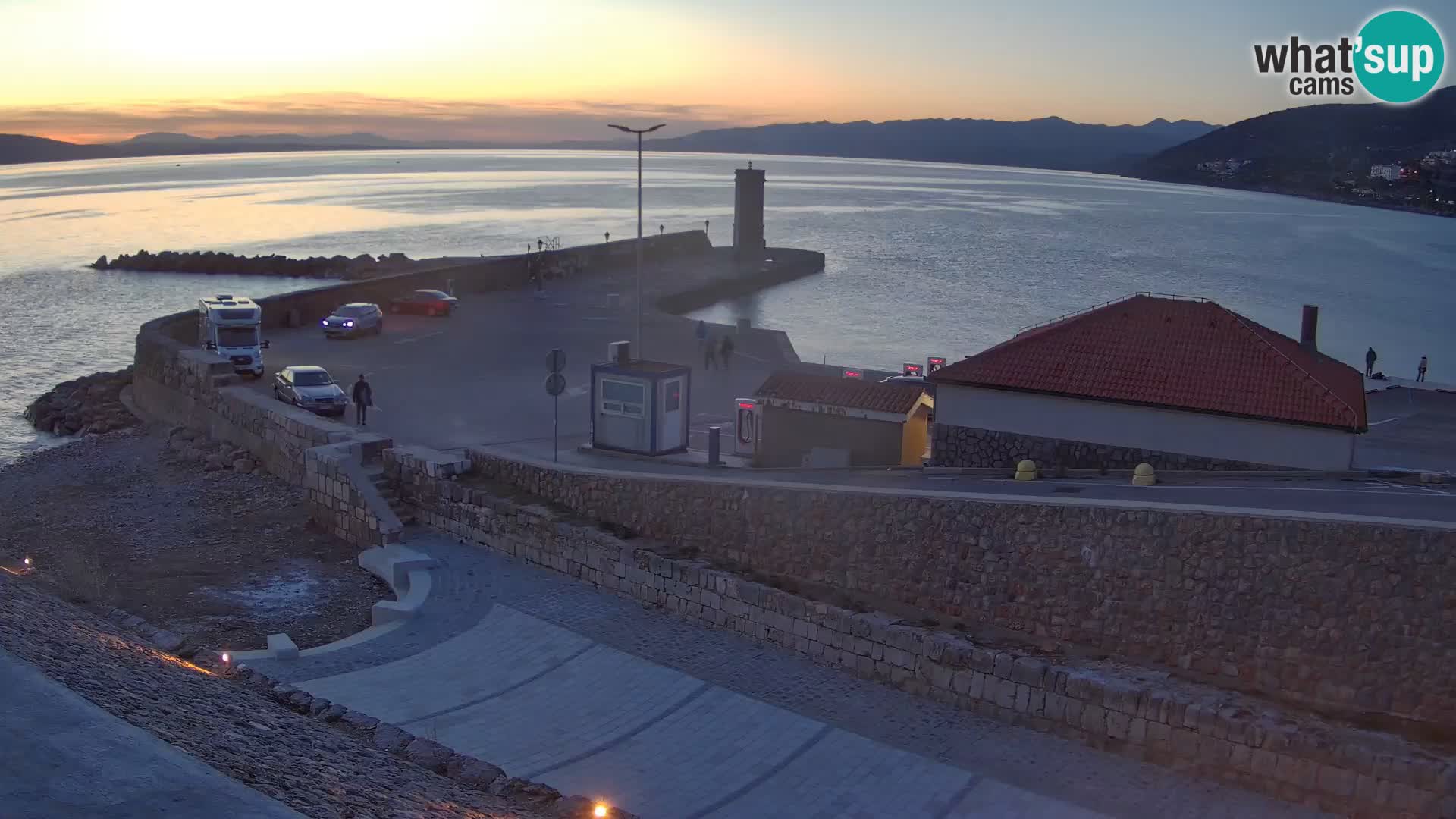 Webcam Porto di Segna – Frangiflutti e Faro in diretta