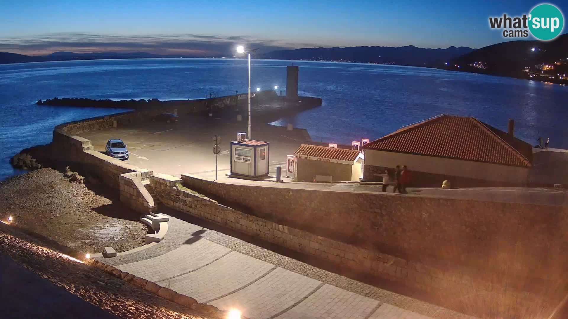 Senj Hafen Webcam – Wellenbrecher & Leuchtturm Liveblick