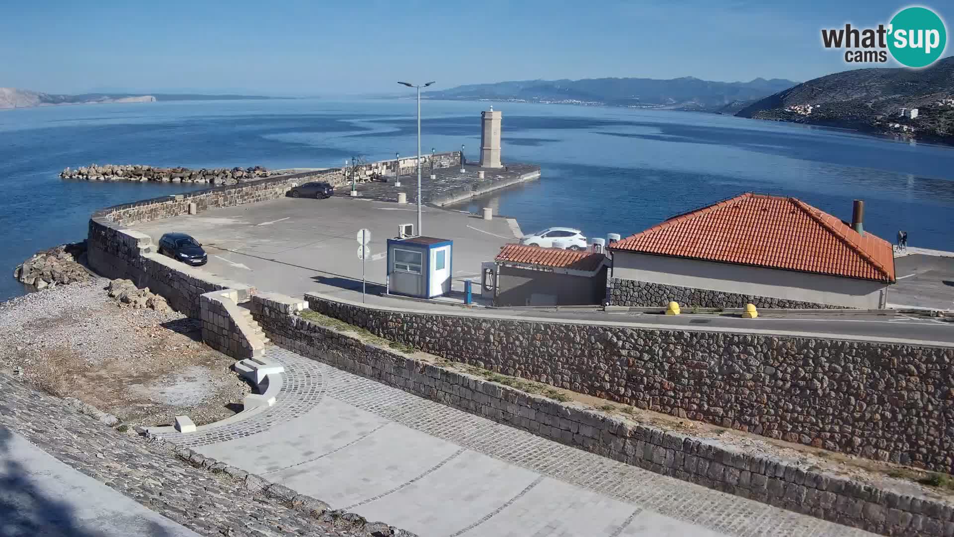 Webcam port de Senj – Vue sur la jetée et le phare