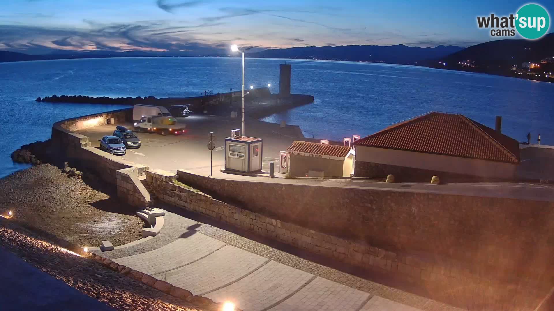 Web kamera Senj luka – Lukobran i svjetionik uživo