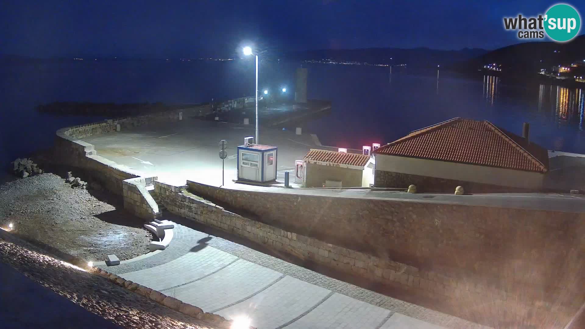 Senj Hafen Webcam – Wellenbrecher & Leuchtturm Liveblick