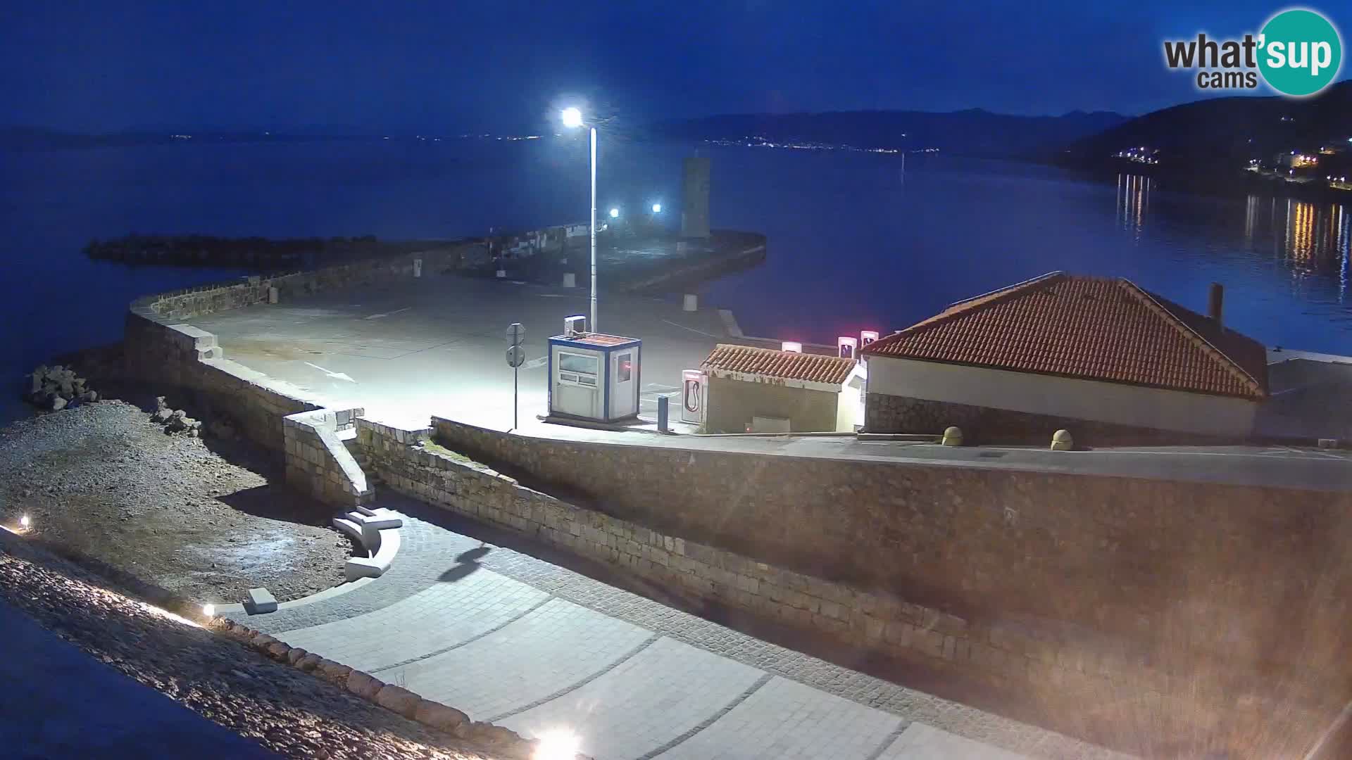 Senj Hafen Webcam – Wellenbrecher & Leuchtturm Liveblick