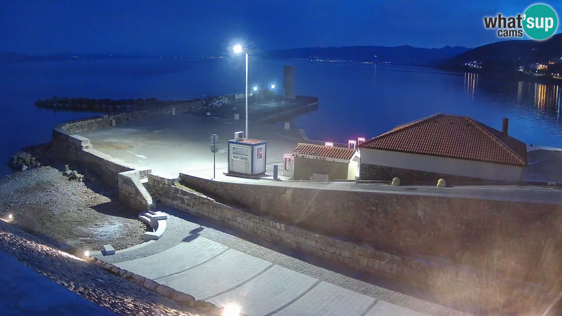 Senj Hafen Webcam – Wellenbrecher & Leuchtturm Liveblick