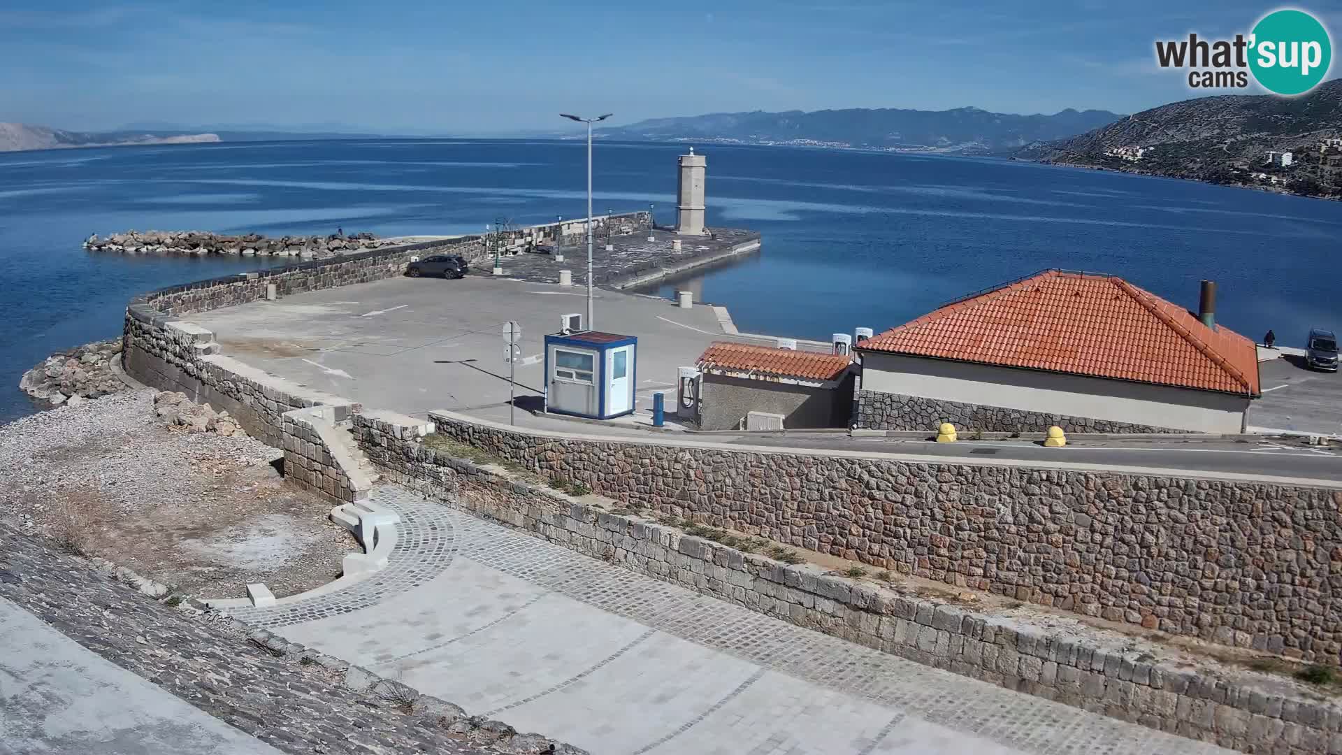 Senj Hafen Webcam – Wellenbrecher & Leuchtturm Liveblick