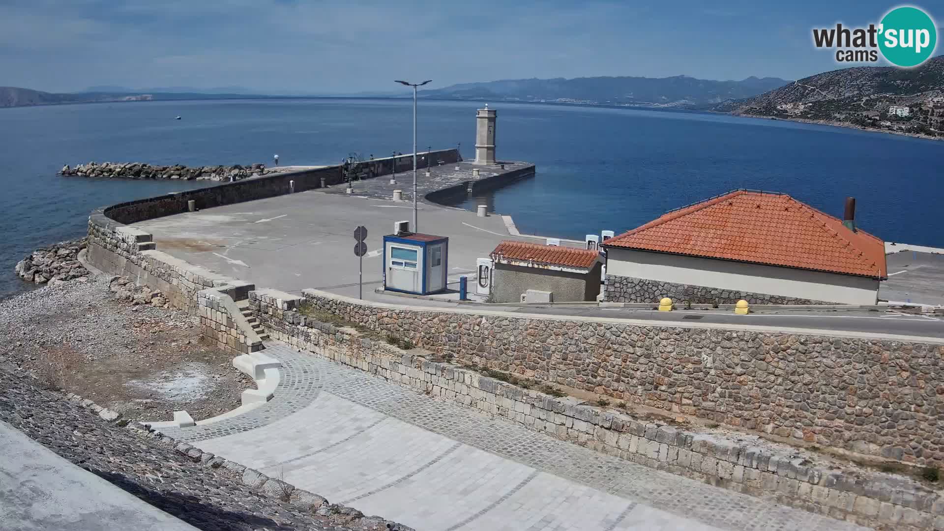 Web kamera Senj luka – Lukobran i svjetionik uživo