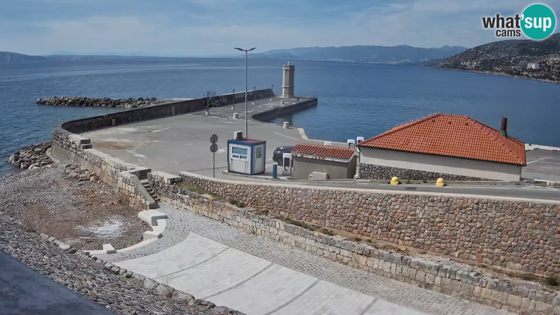 Webcam port de Senj – Vue sur la jetée et le phare