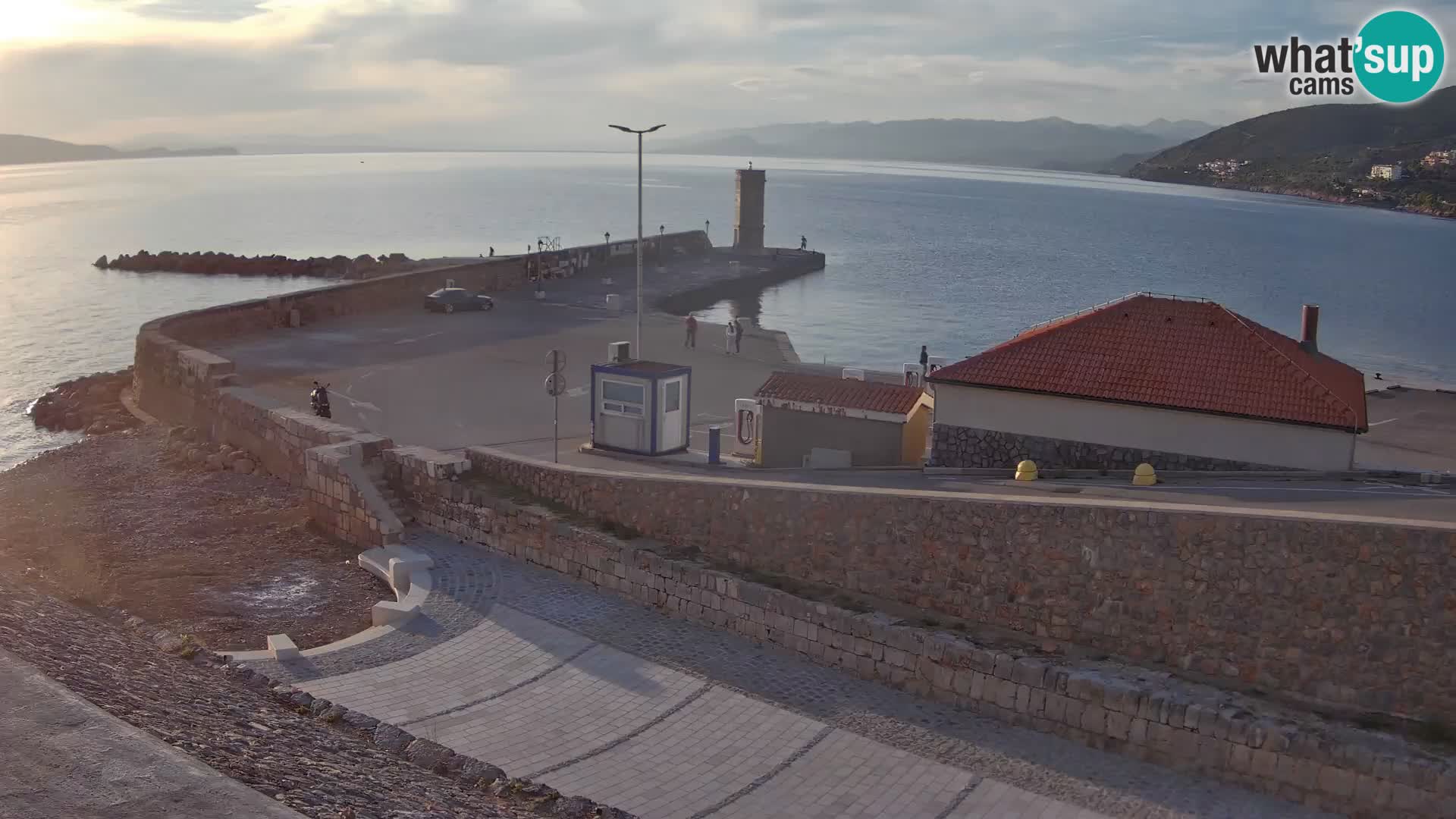 Webcam puerto de Senj – Rompeolas y faro en directo