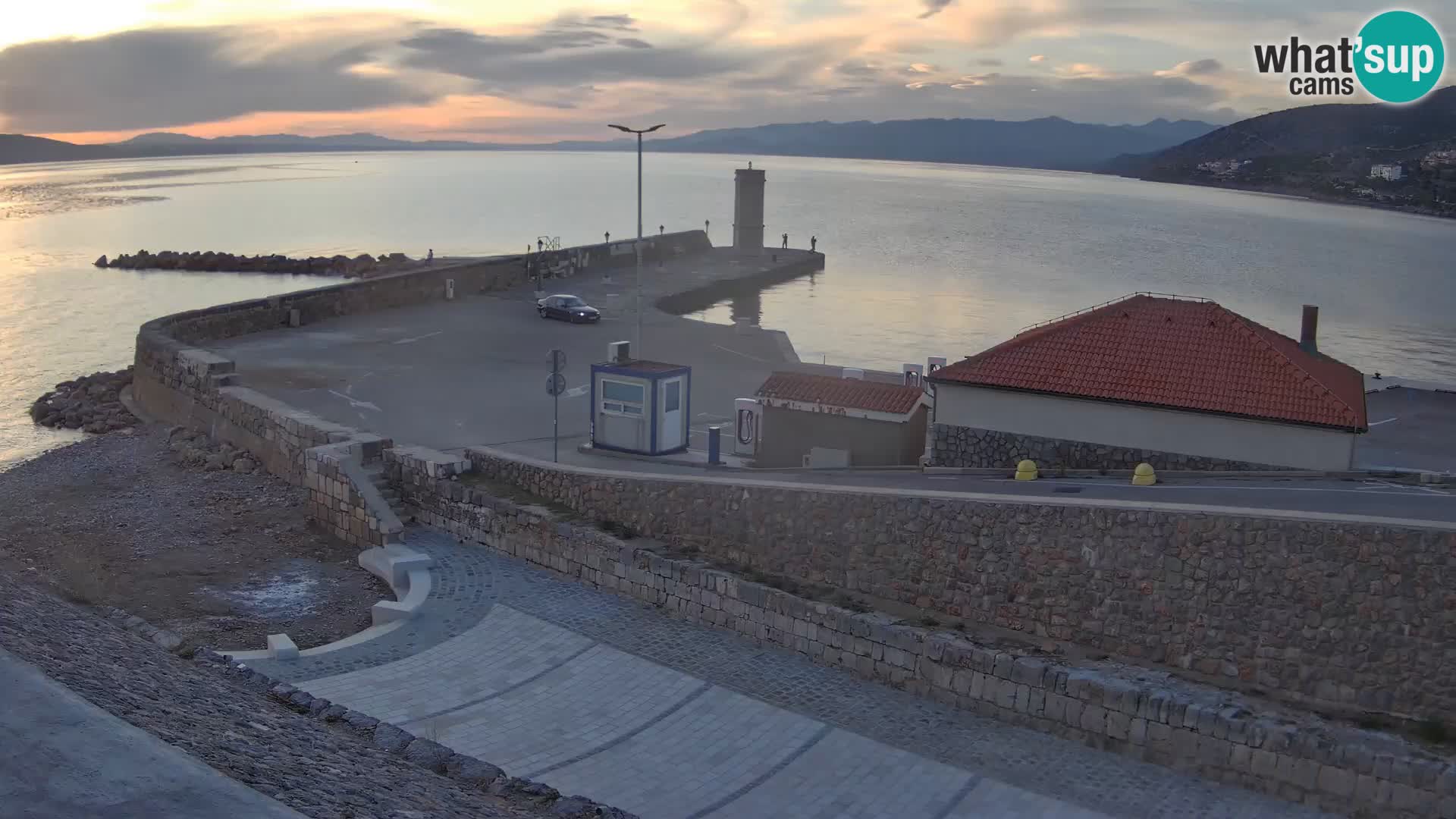 Webcam puerto de Senj – Rompeolas y faro en directo