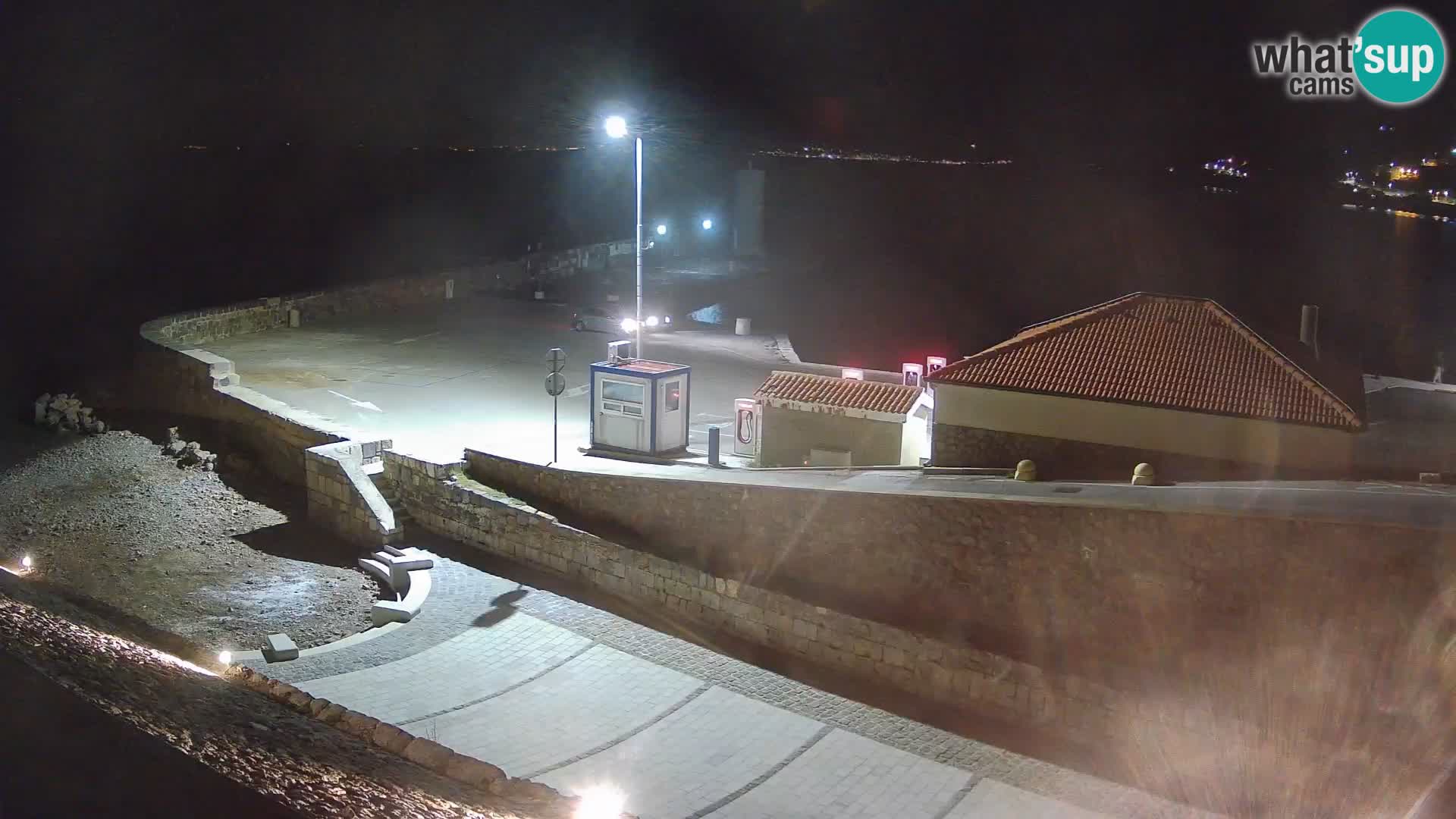 Webcam puerto de Senj – Rompeolas y faro en directo