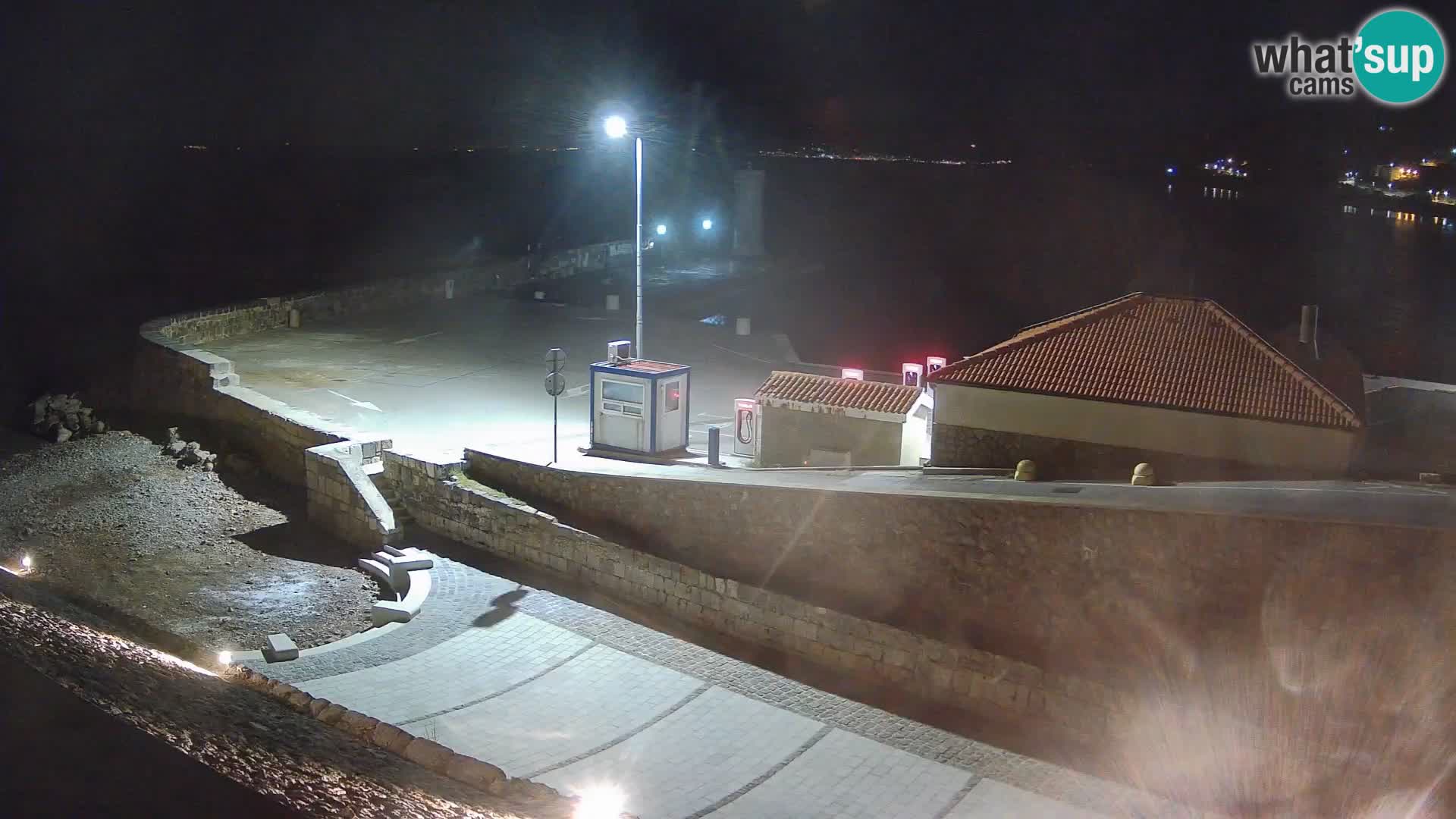 Senj Hafen Webcam – Wellenbrecher & Leuchtturm Liveblick