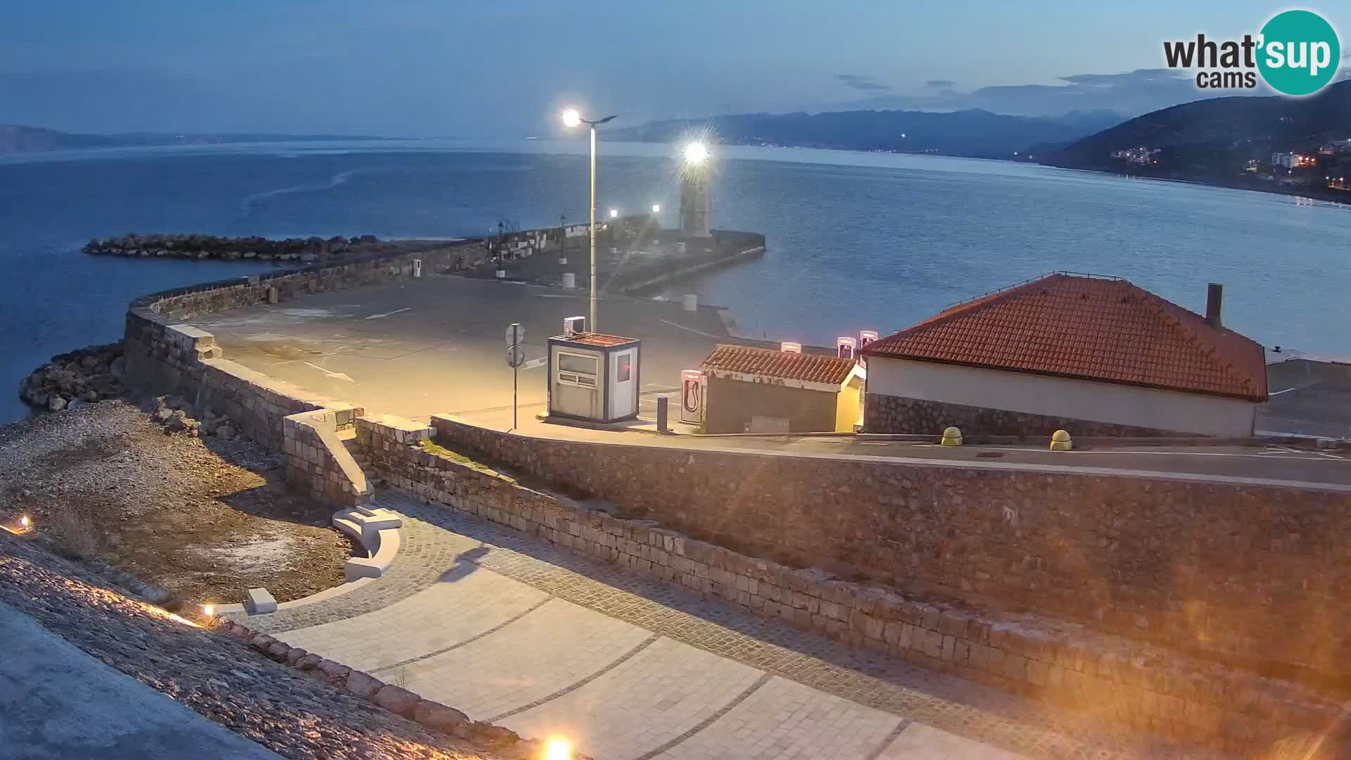 Senj Harbour Webcam – Breakwater & Lighthouse Live View