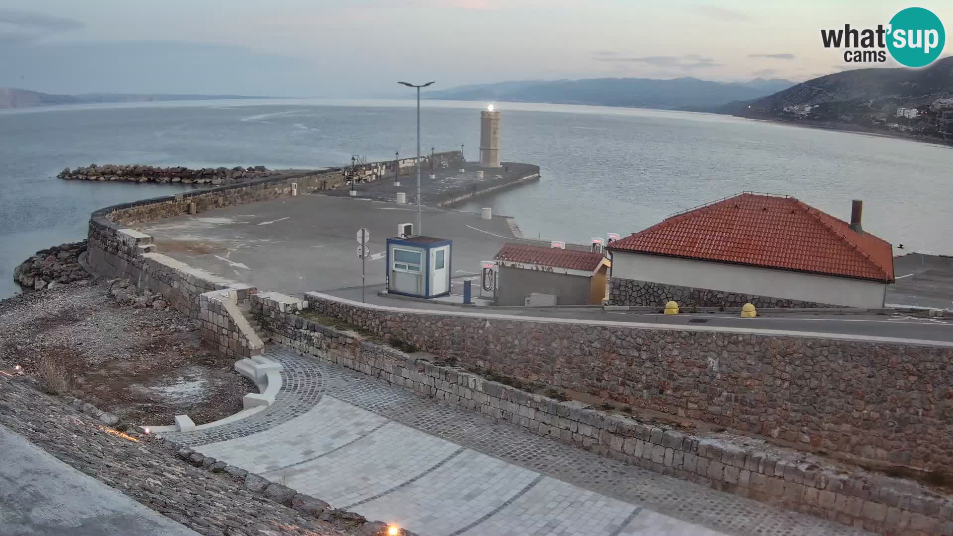 Senj Harbour Webcam – Breakwater & Lighthouse Live View