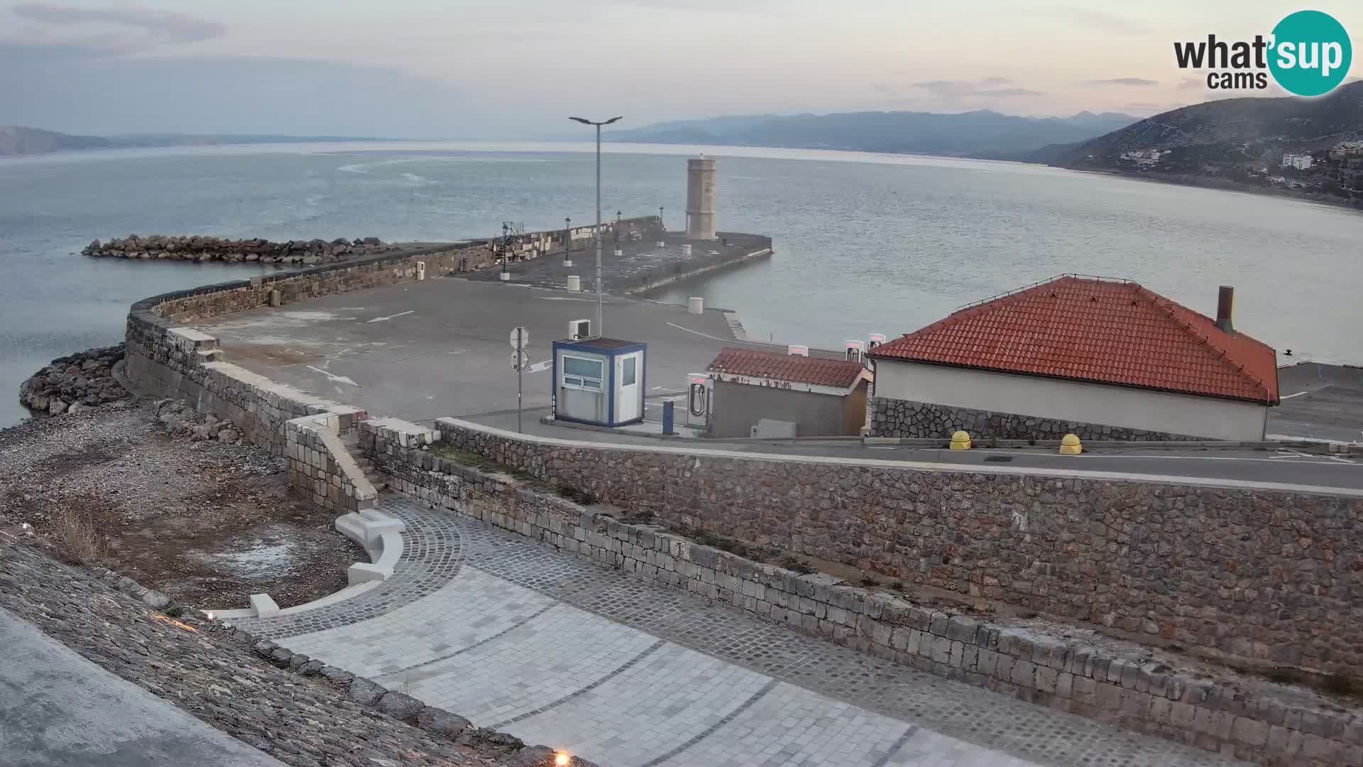 Webcam Porto di Segna – Frangiflutti e Faro in diretta