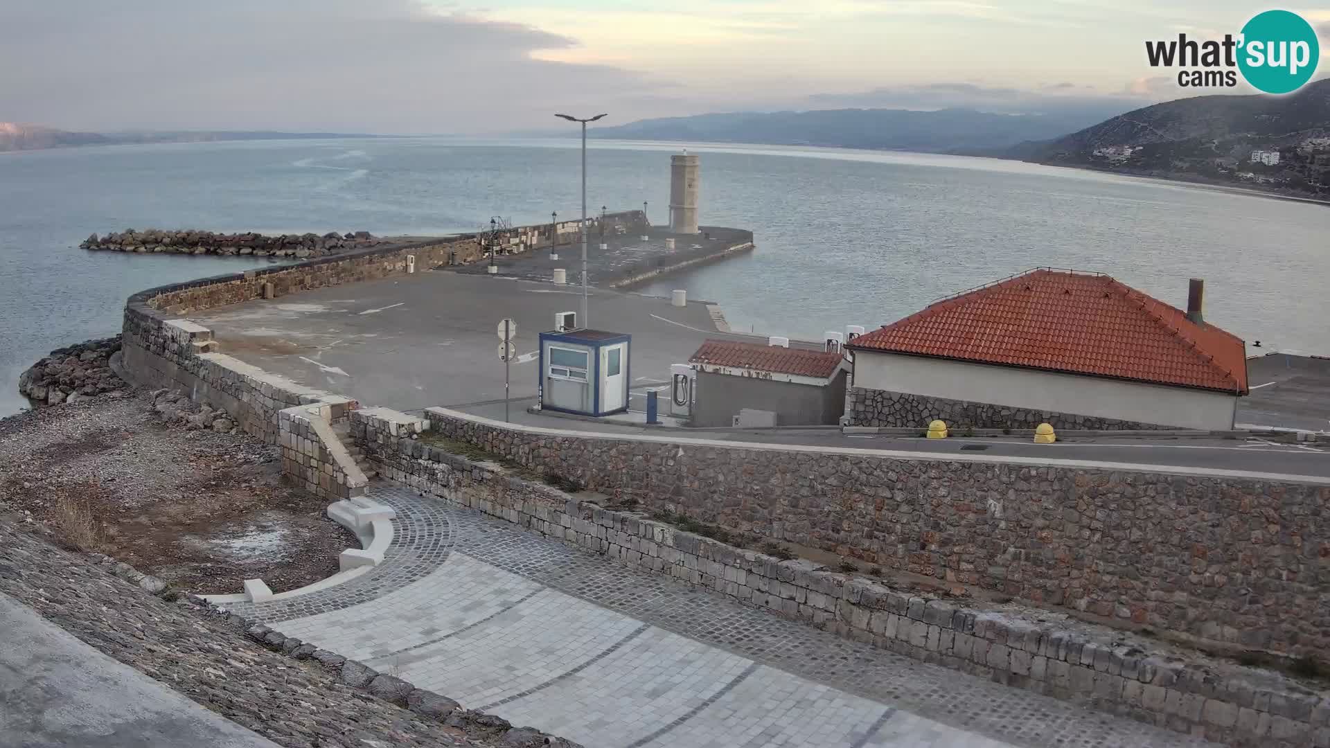 Webcam Porto di Segna – Frangiflutti e Faro in diretta