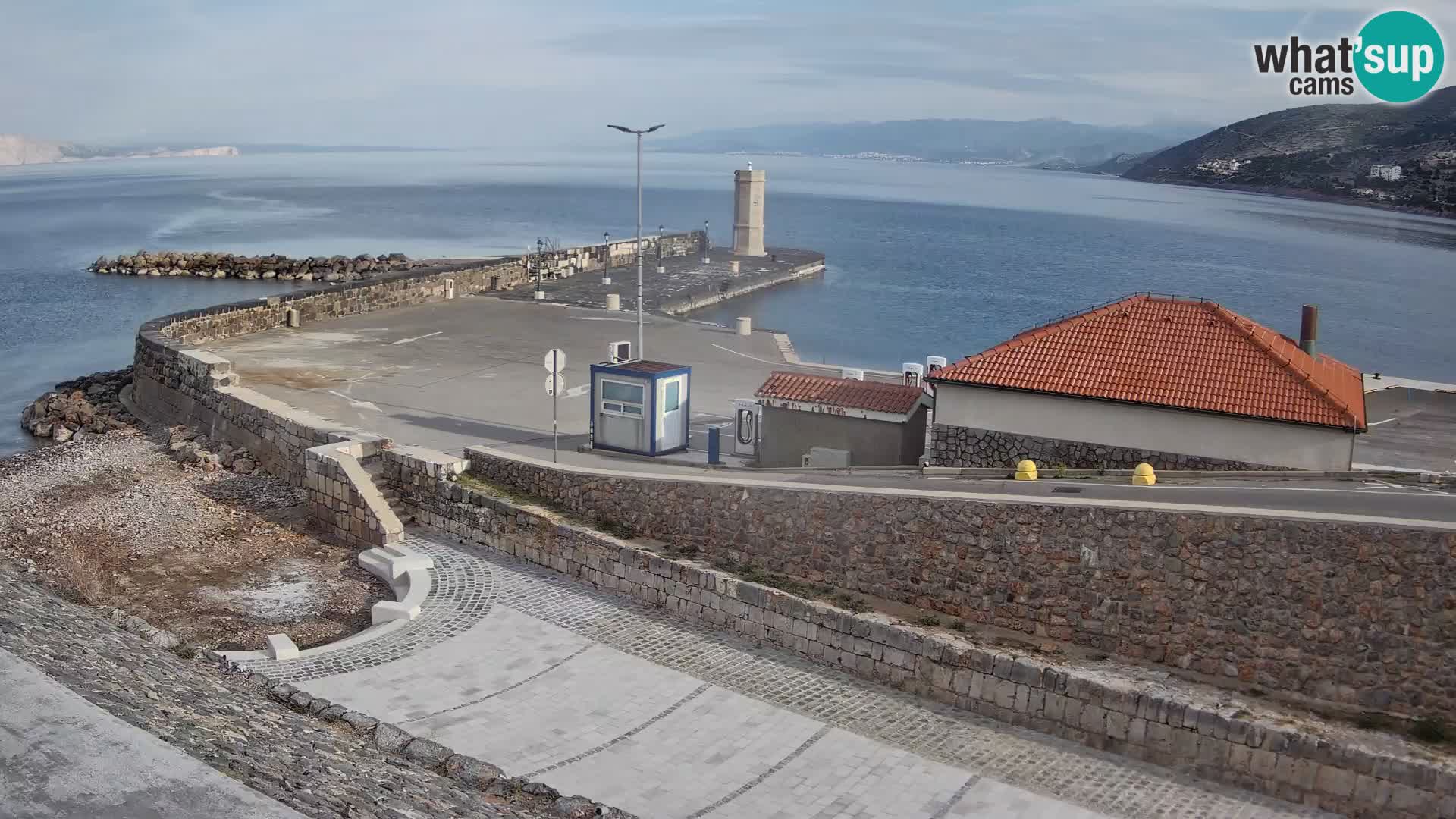Web kamera Senj luka – Lukobran i svjetionik uživo