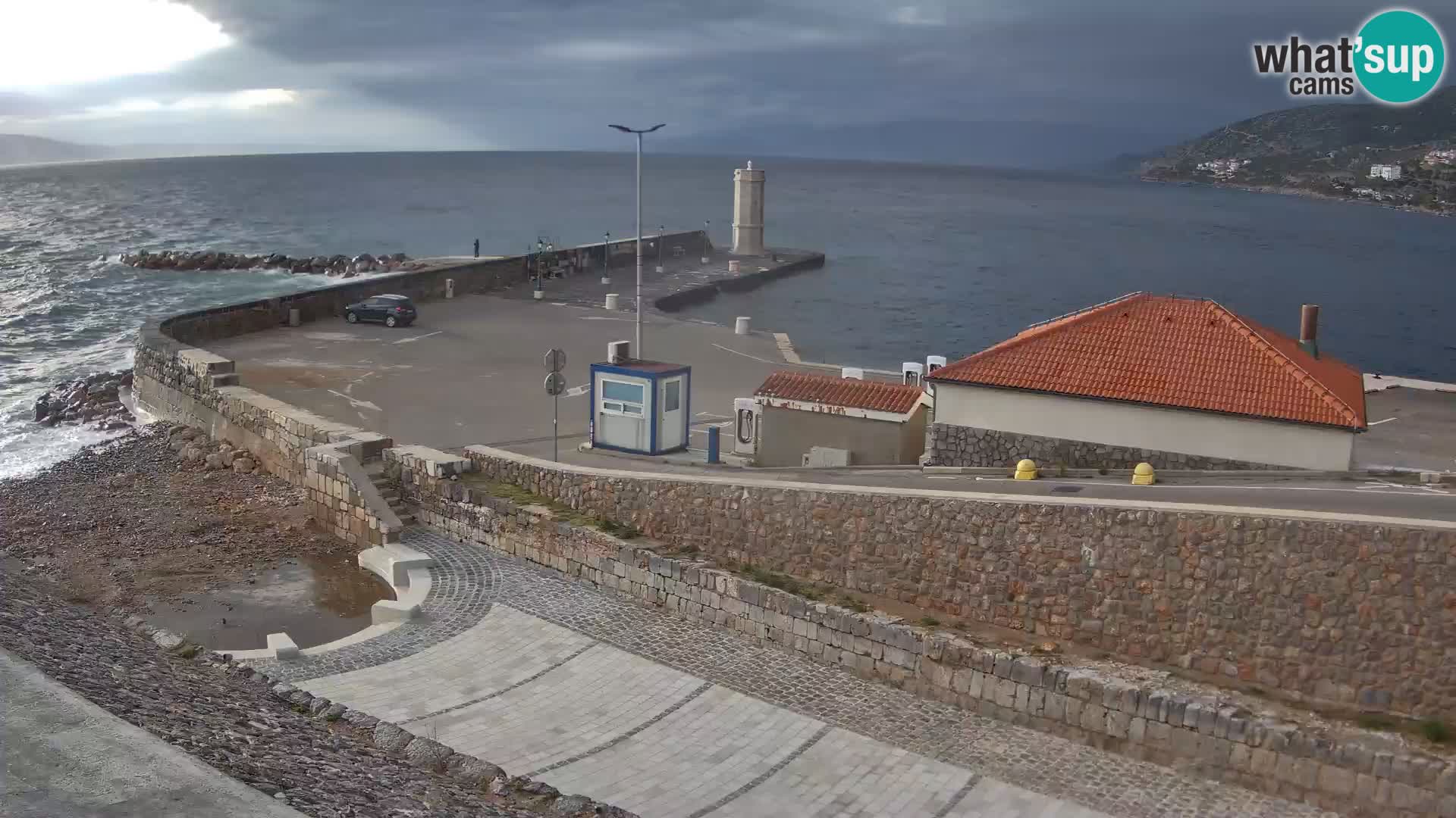 Web kamera Senj luka – Lukobran i svjetionik uživo