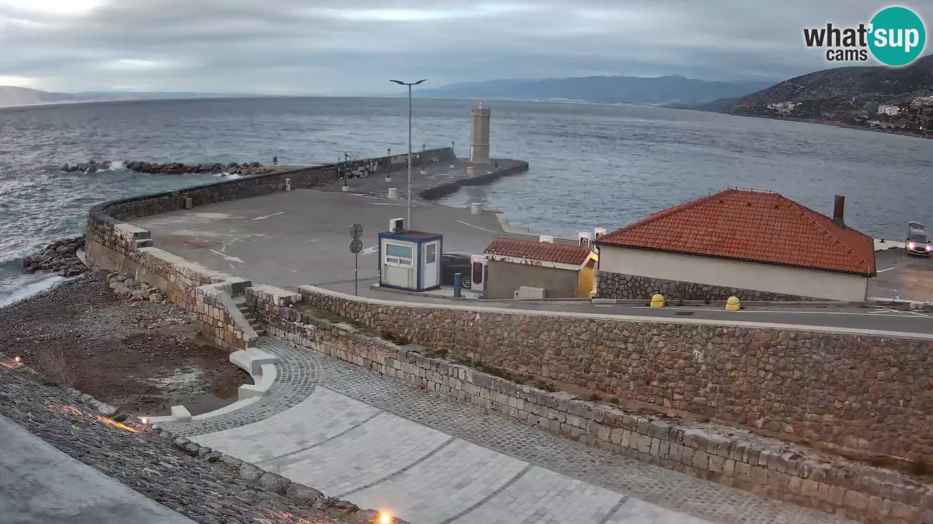 Web kamera Senj luka – Lukobran i svjetionik uživo