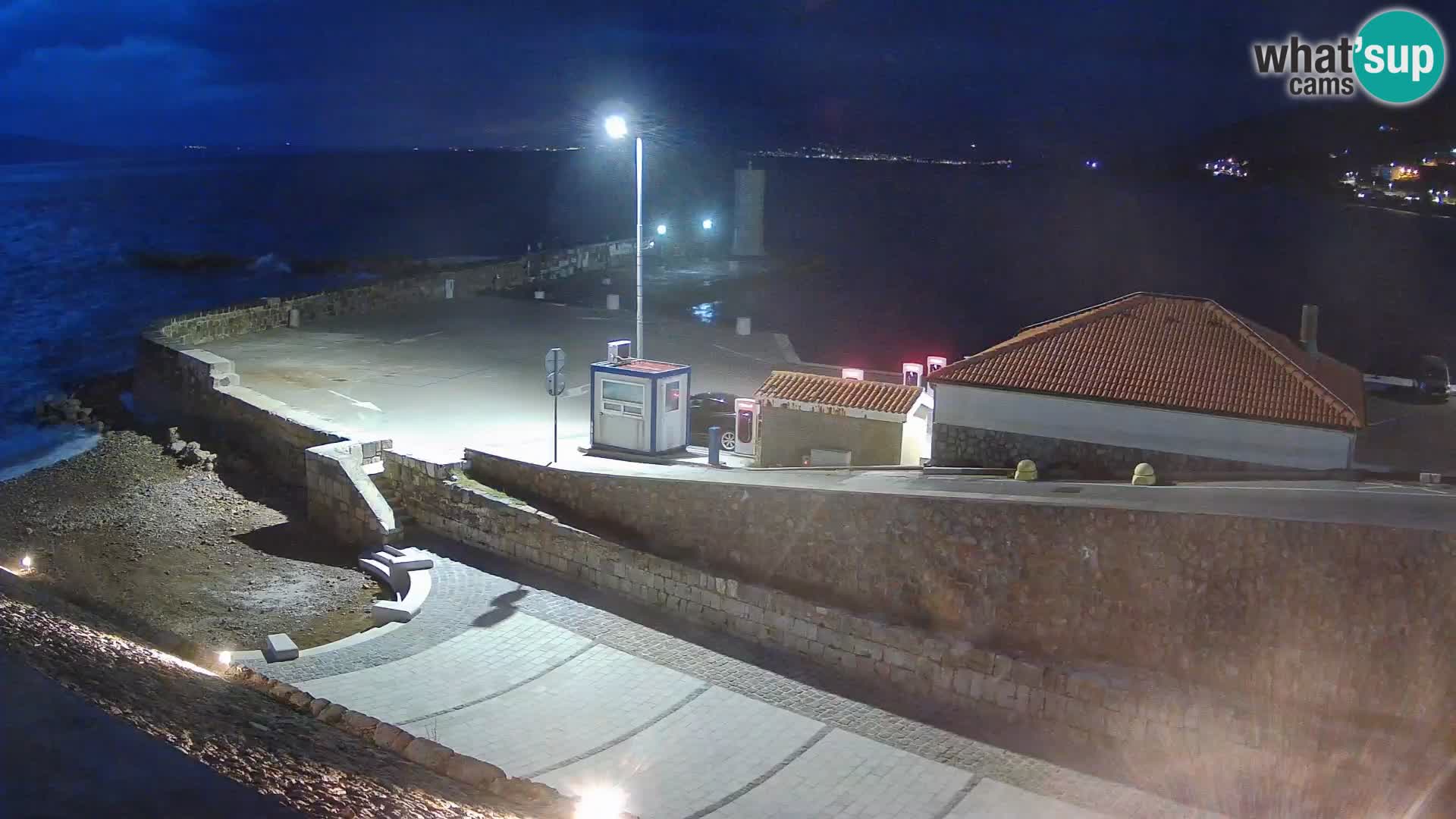Senj Hafen Webcam – Wellenbrecher & Leuchtturm Liveblick