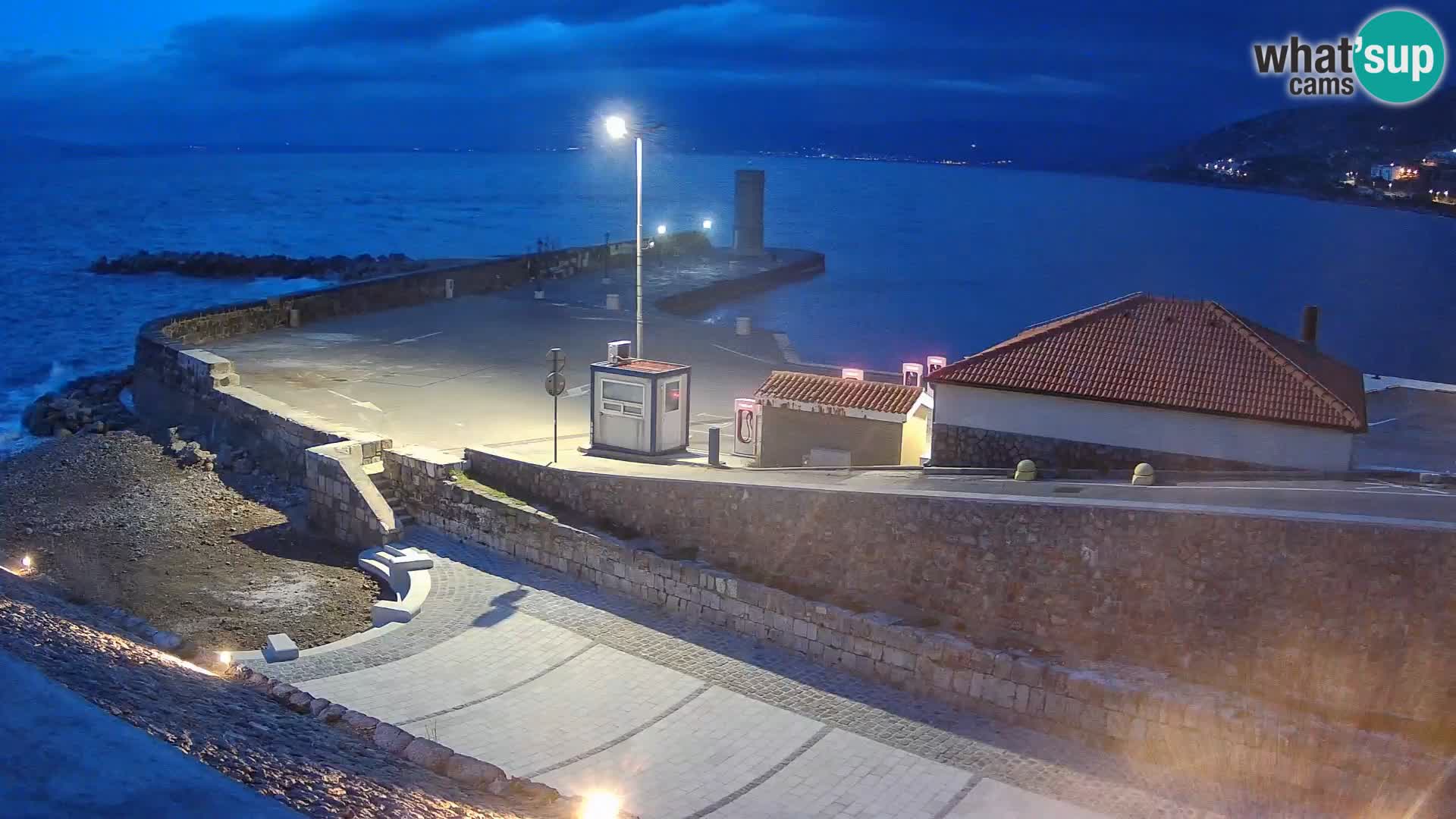 Senj Hafen Webcam – Wellenbrecher & Leuchtturm Liveblick