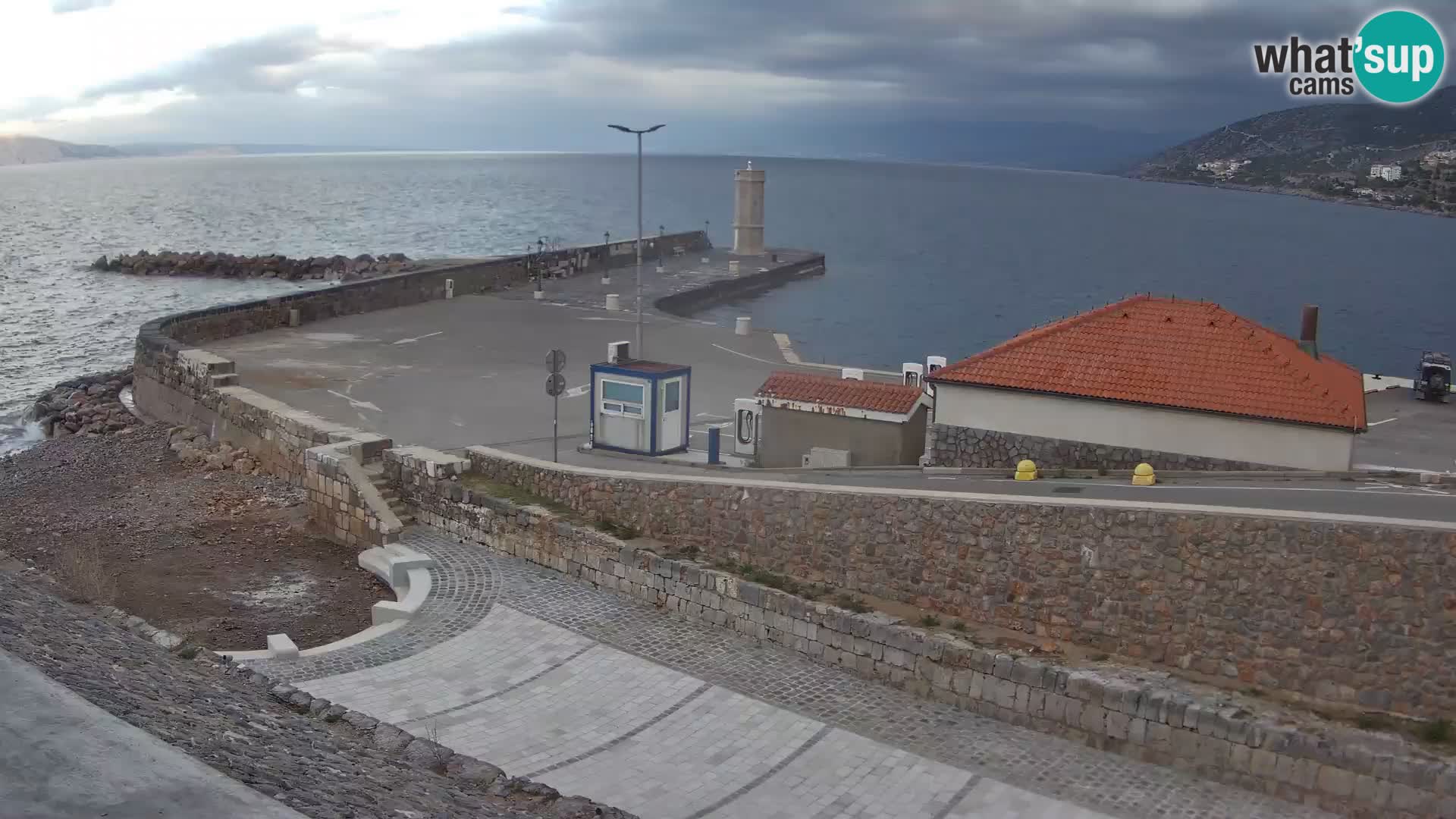 Webcam Porto di Segna – Frangiflutti e Faro in diretta