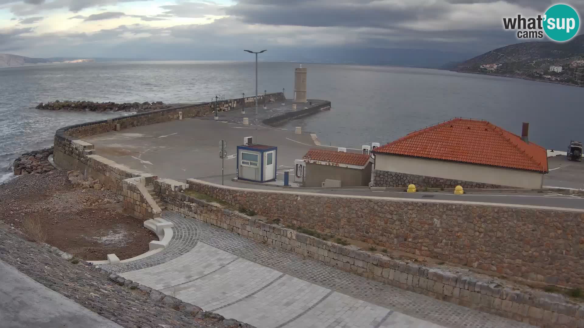 Webcam Porto di Segna – Frangiflutti e Faro in diretta