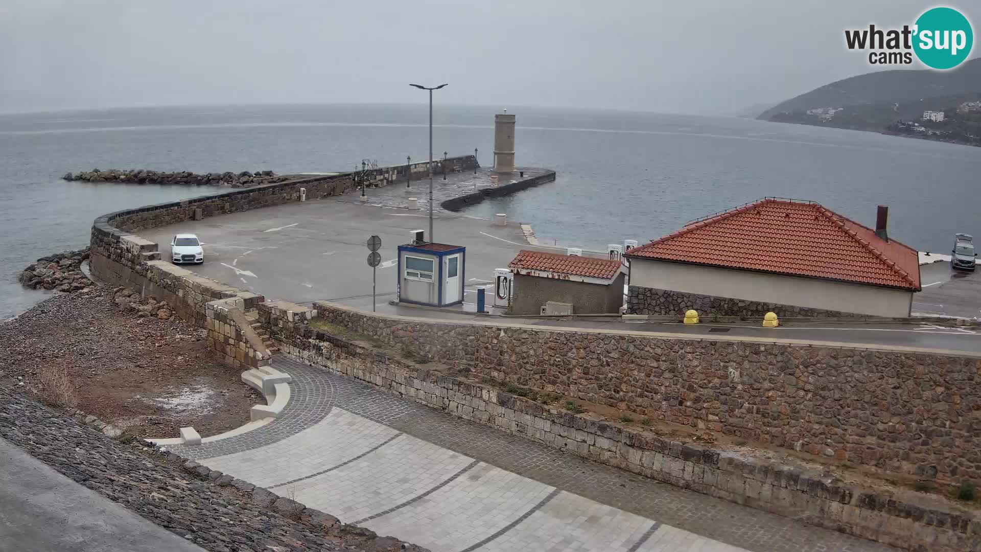 Webcam Porto di Segna – Frangiflutti e Faro in diretta