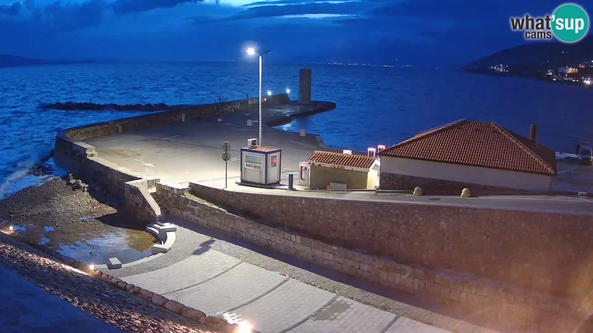 Webcam port de Senj – Vue sur la jetée et le phare