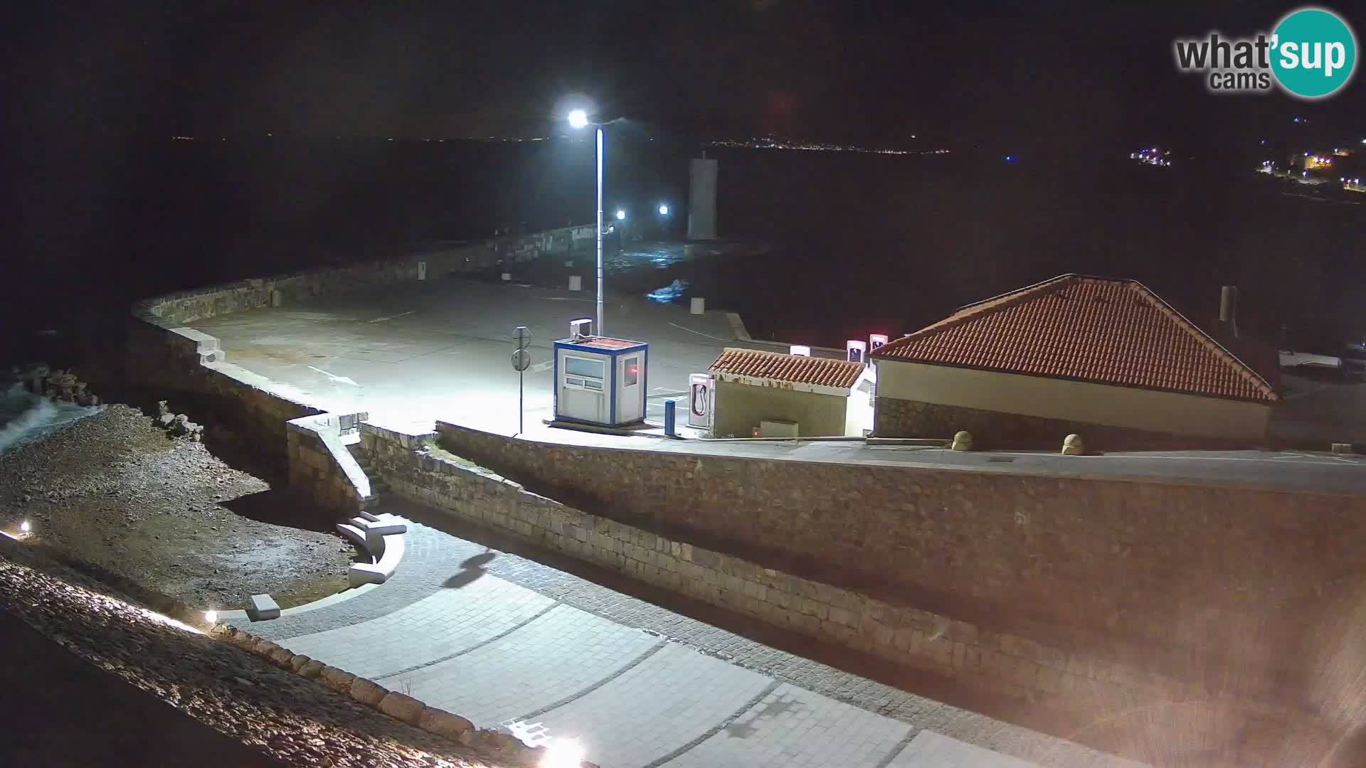 Senj Hafen Webcam – Wellenbrecher & Leuchtturm Liveblick