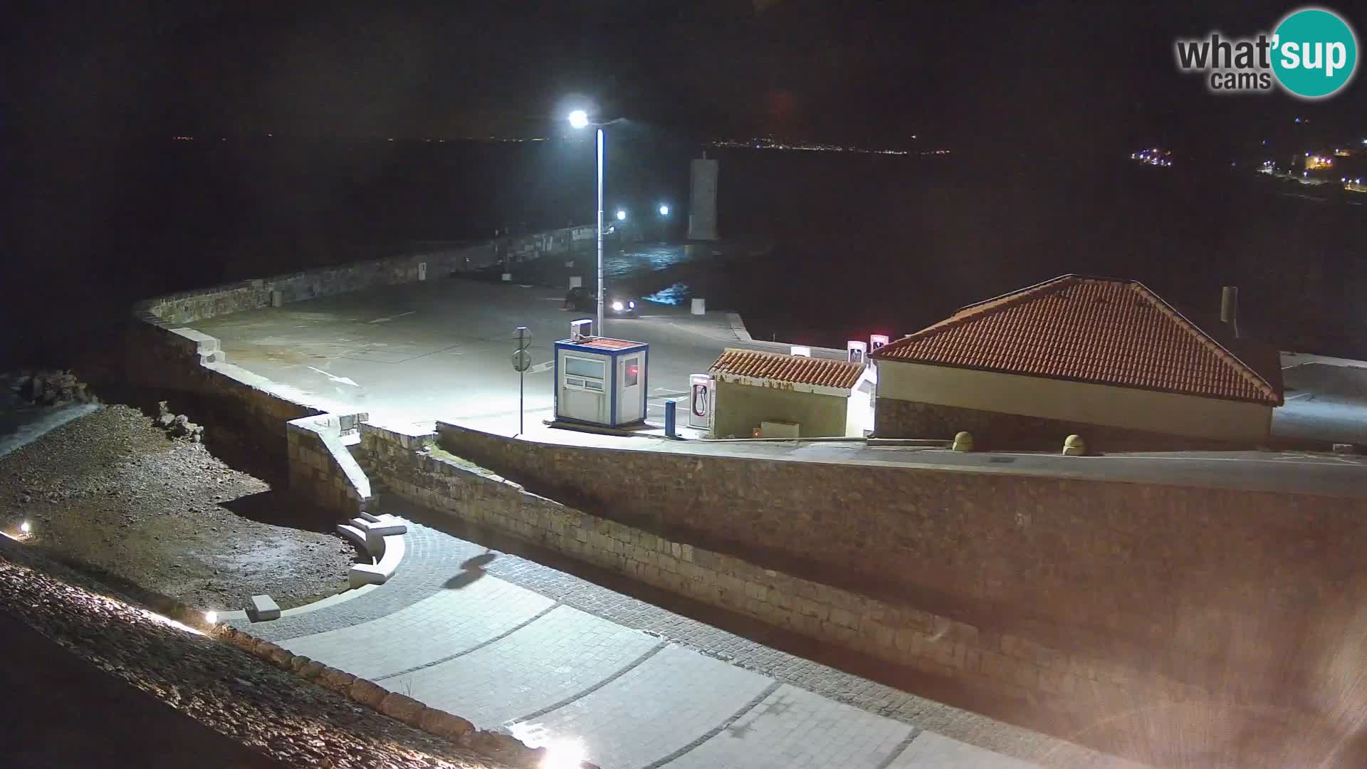 Webcam port de Senj – Vue sur la jetée et le phare