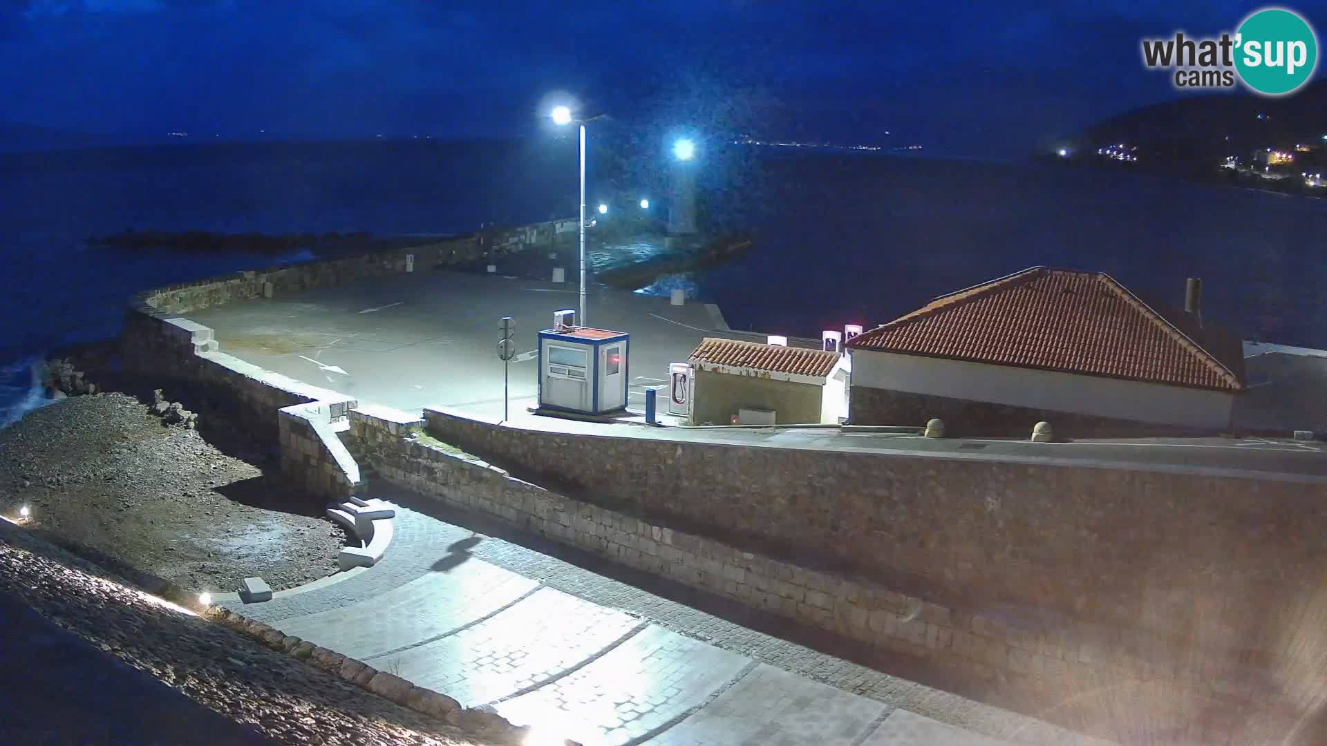 Webcam port de Senj – Vue sur la jetée et le phare