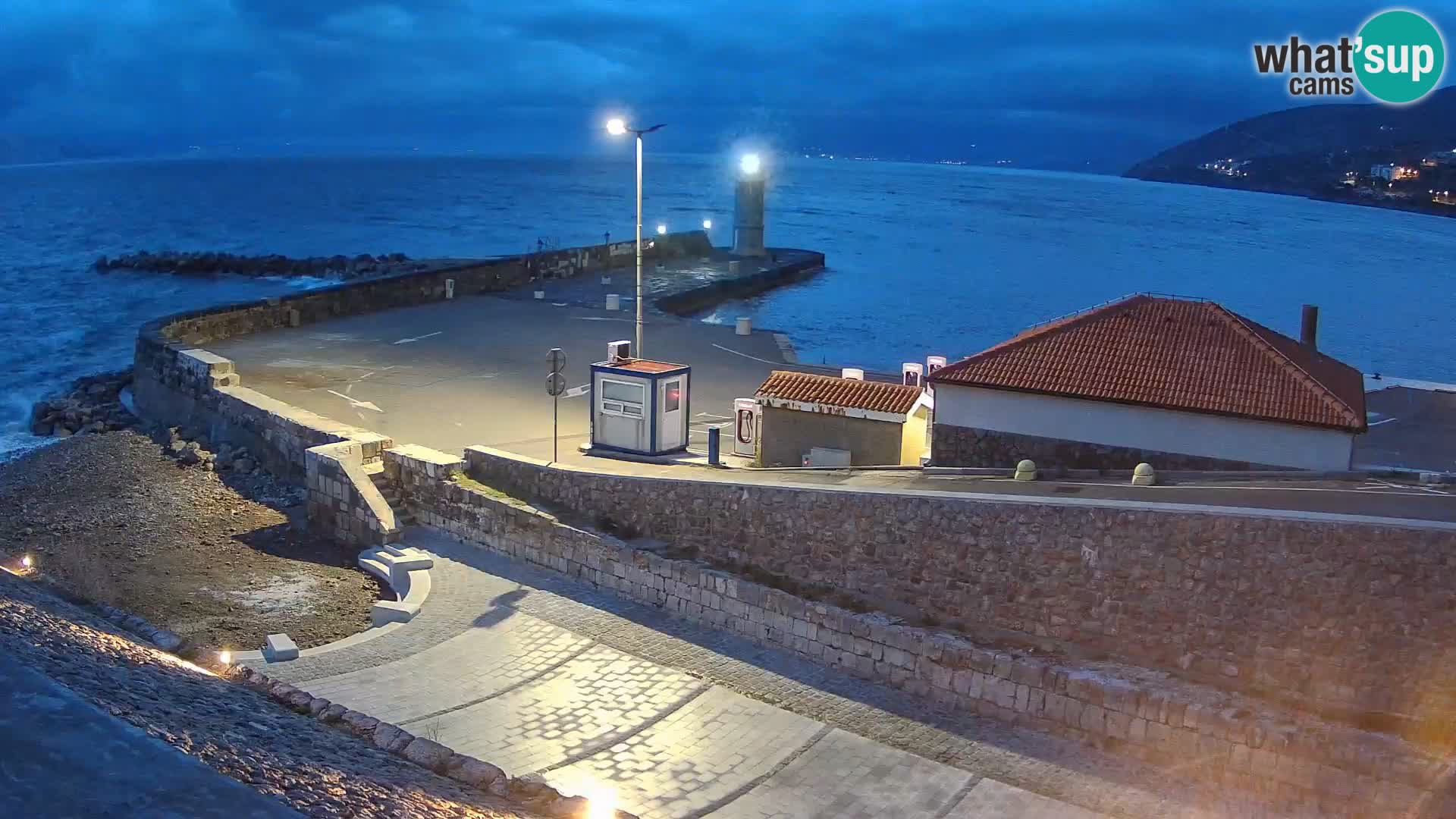Webcam puerto de Senj – Rompeolas y faro en directo