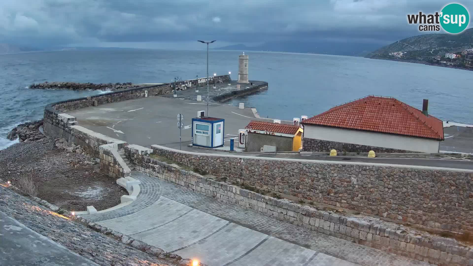 Senj Hafen Webcam – Wellenbrecher & Leuchtturm Liveblick