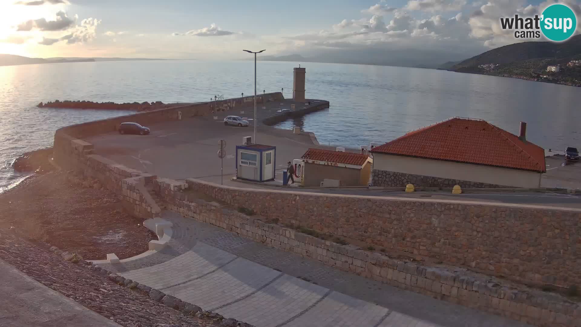Webcam port de Senj – Vue sur la jetée et le phare