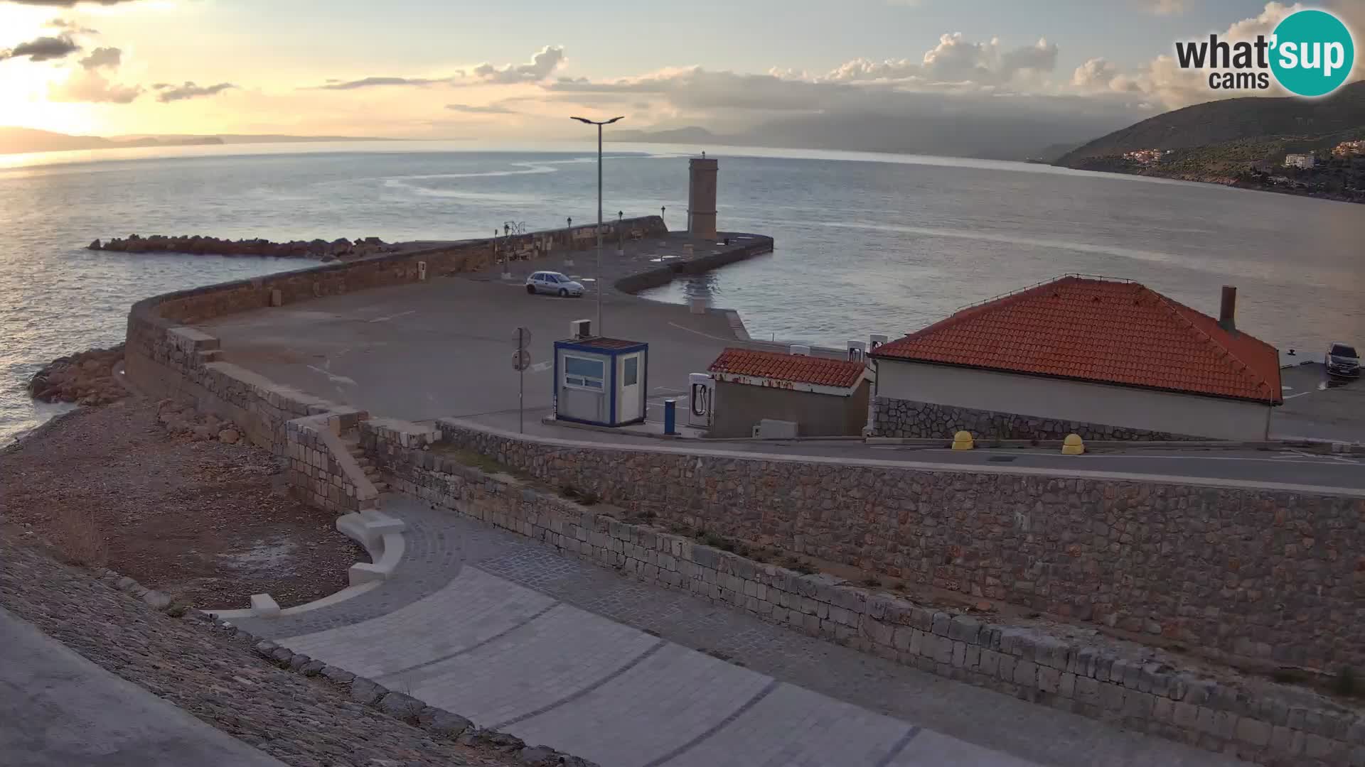 Webcam puerto de Senj – Rompeolas y faro en directo