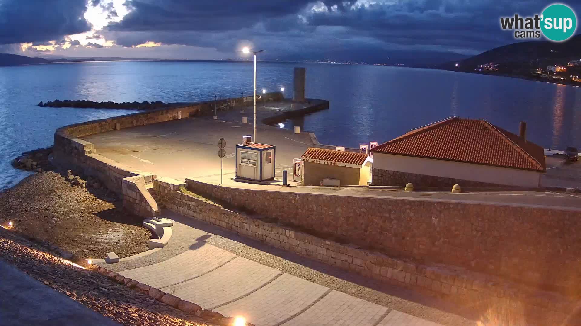 Senj Harbour Webcam – Breakwater & Lighthouse Live View