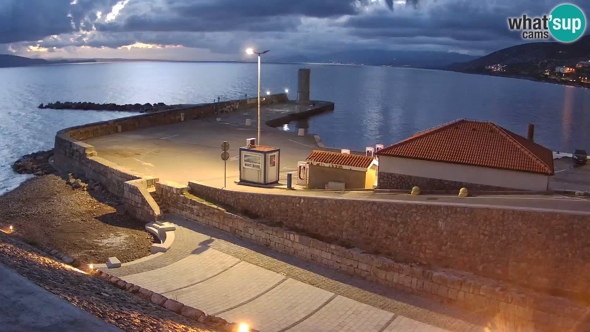 Webcam Porto di Segna – Frangiflutti e Faro in diretta