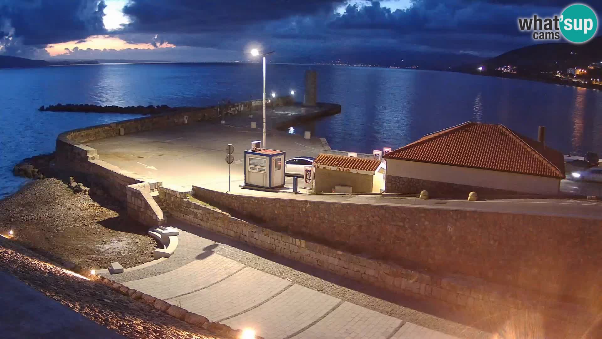 Webcam puerto de Senj – Rompeolas y faro en directo