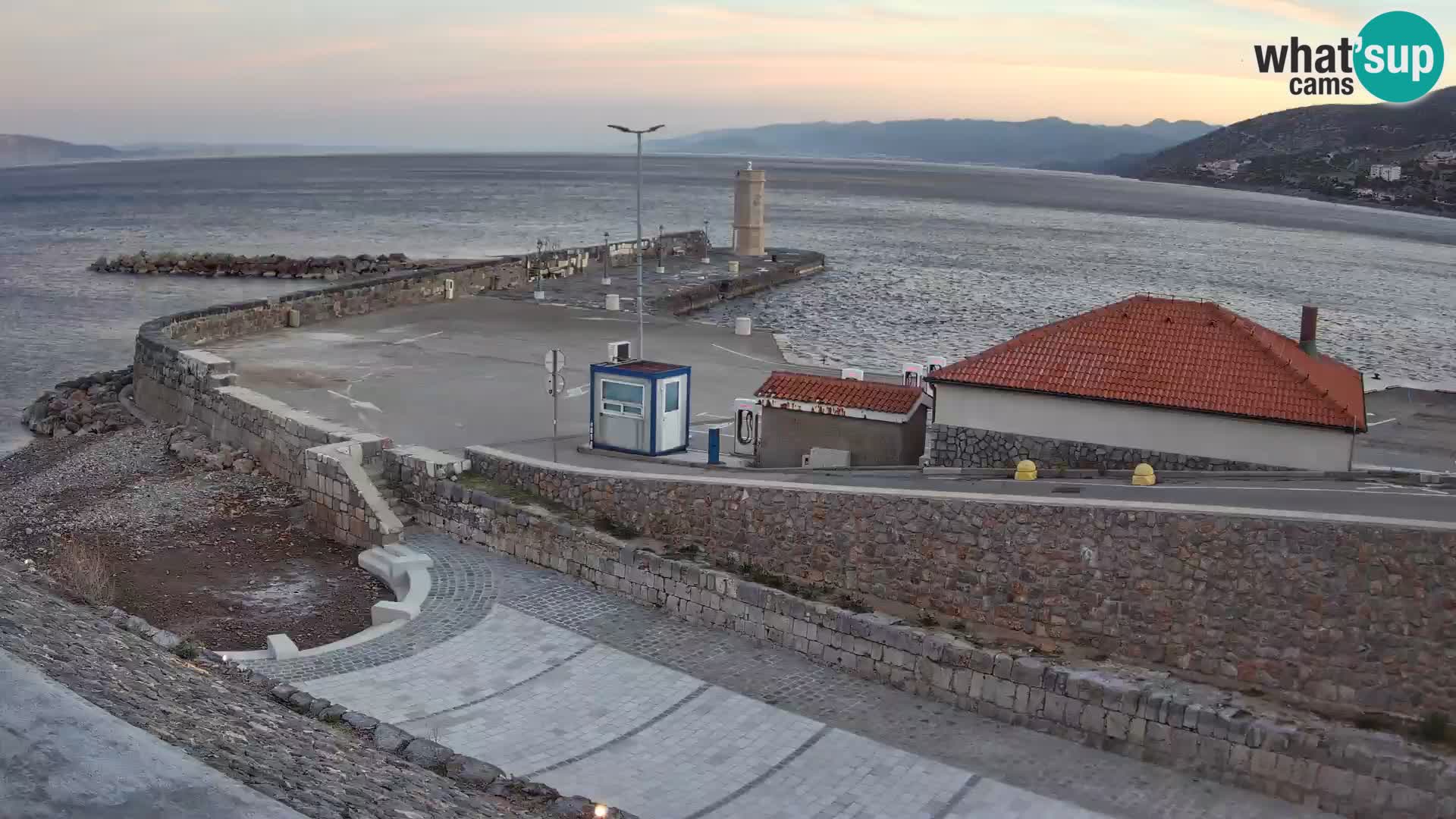 Webcam Porto di Segna – Frangiflutti e Faro in diretta