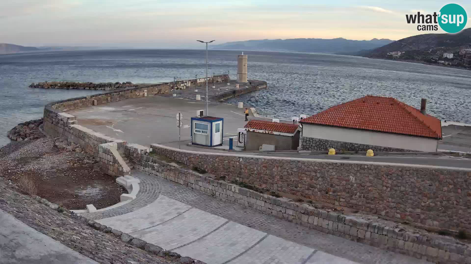 Webcam Porto di Segna – Frangiflutti e Faro in diretta