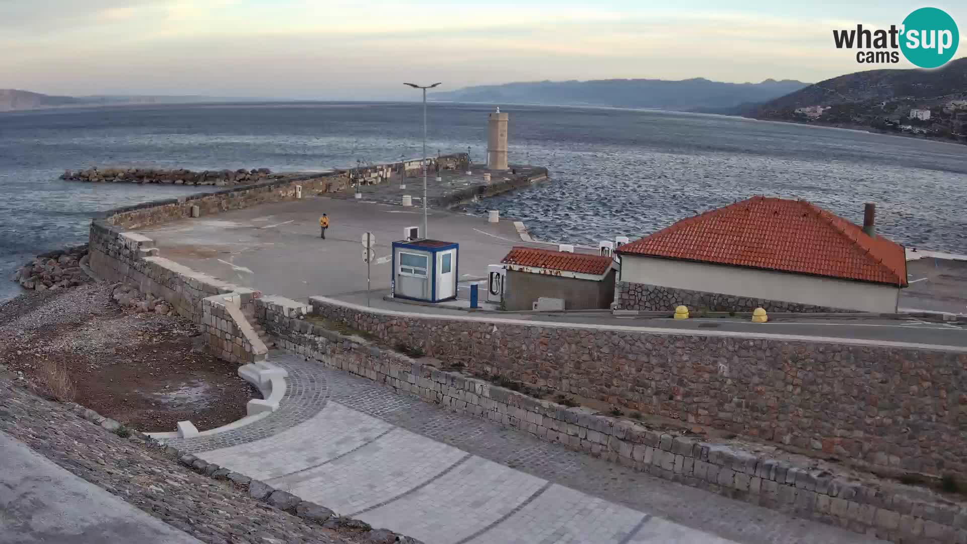 Web kamera Senj luka – Lukobran i svjetionik uživo